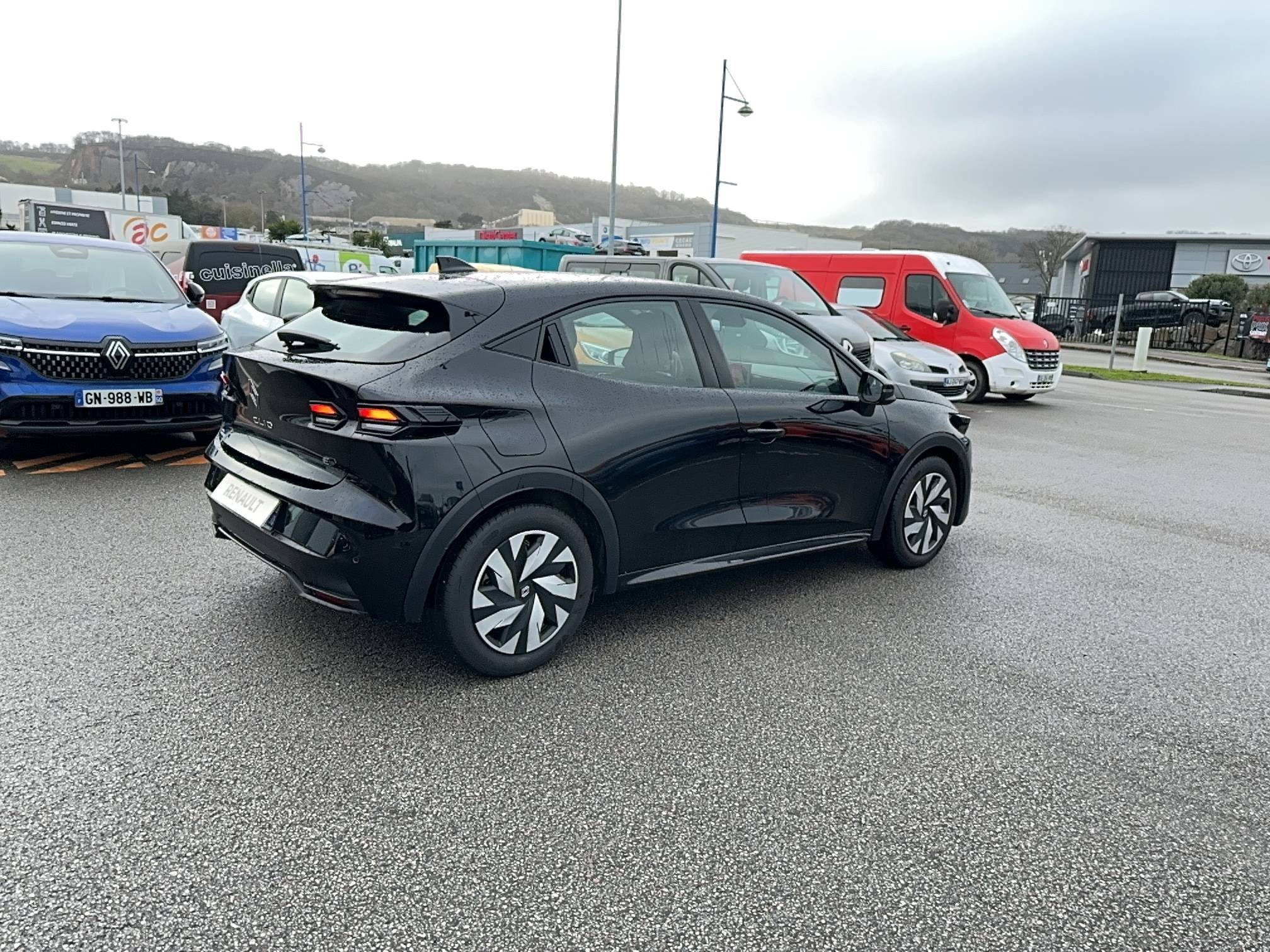 Vente en ligne Renault Clio 6 Clio E-Tech full hybrid 160 ch au prix de 24 600 €