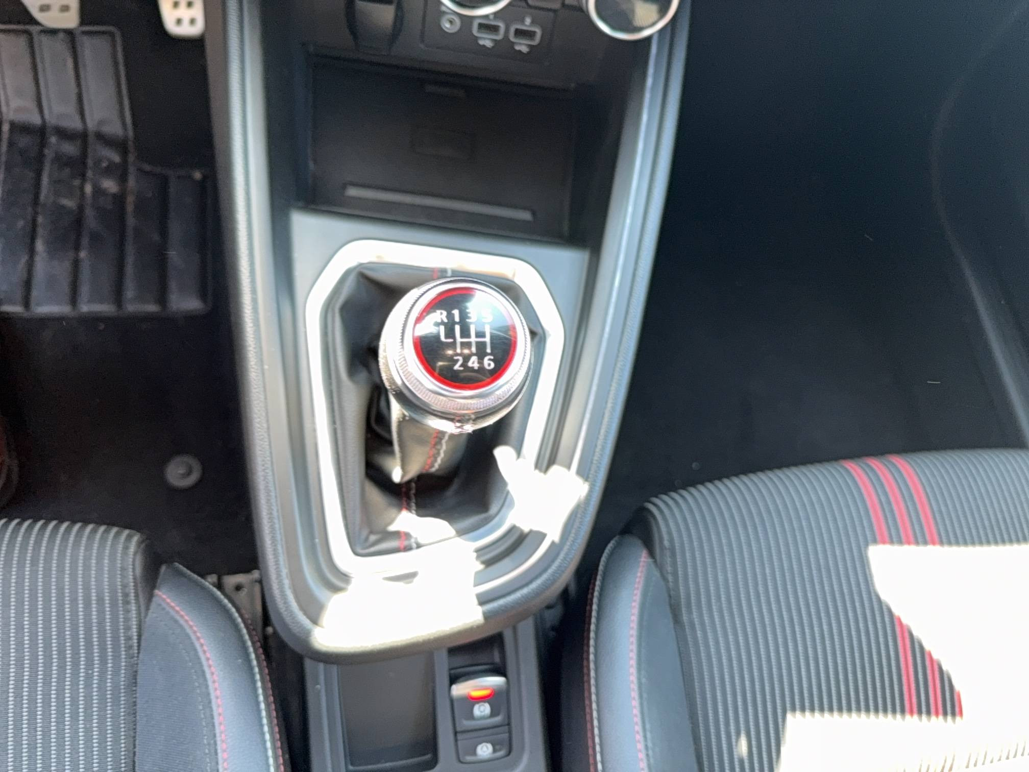 Vente en ligne Renault Clio 5 Clio TCe 140 - 21 au prix de 15 540 €