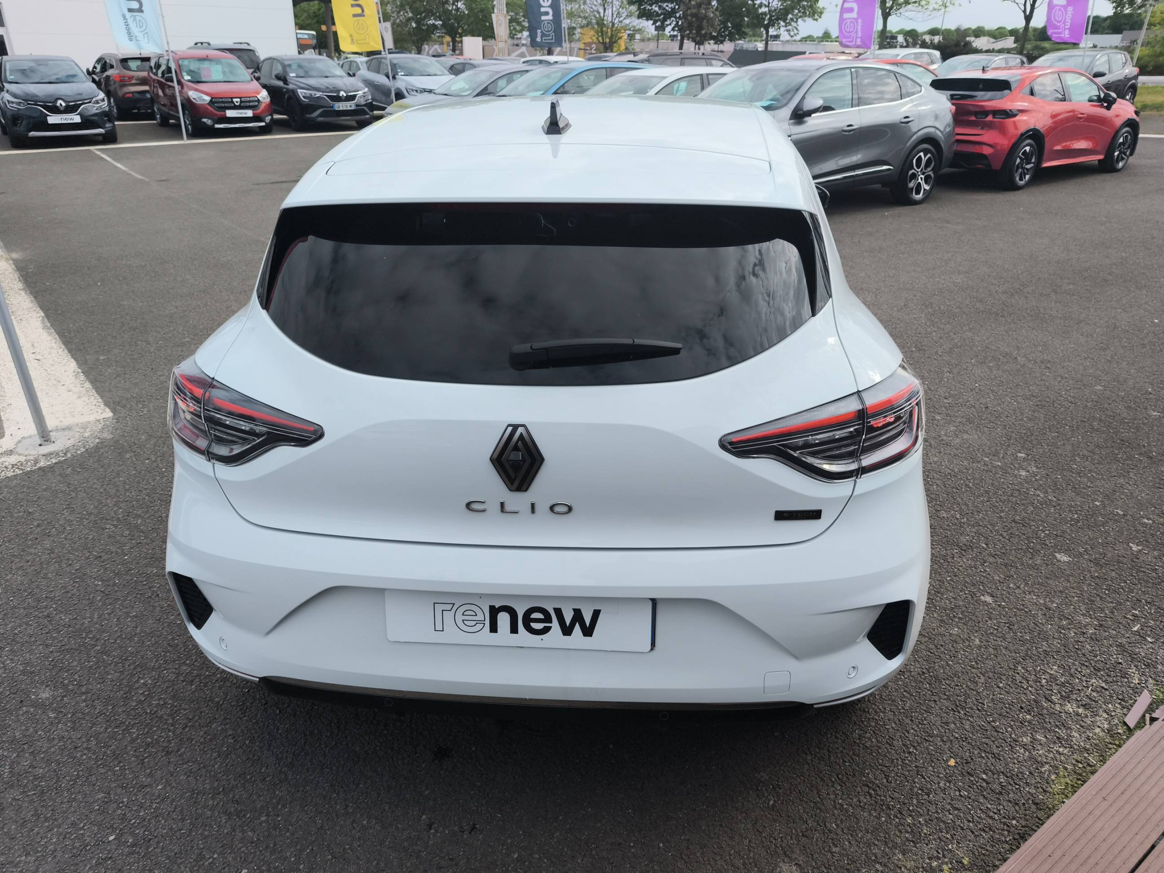 Vente en ligne Renault Clio 5 Clio E-Tech full hybrid 145 ch GSR2 au prix de 21 290 €