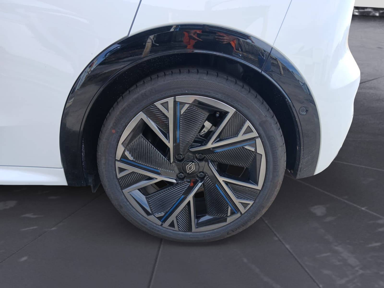 Vente en ligne Renault Clio 6 Clio E-Tech full hybrid 160 ch au prix de 28 300 €