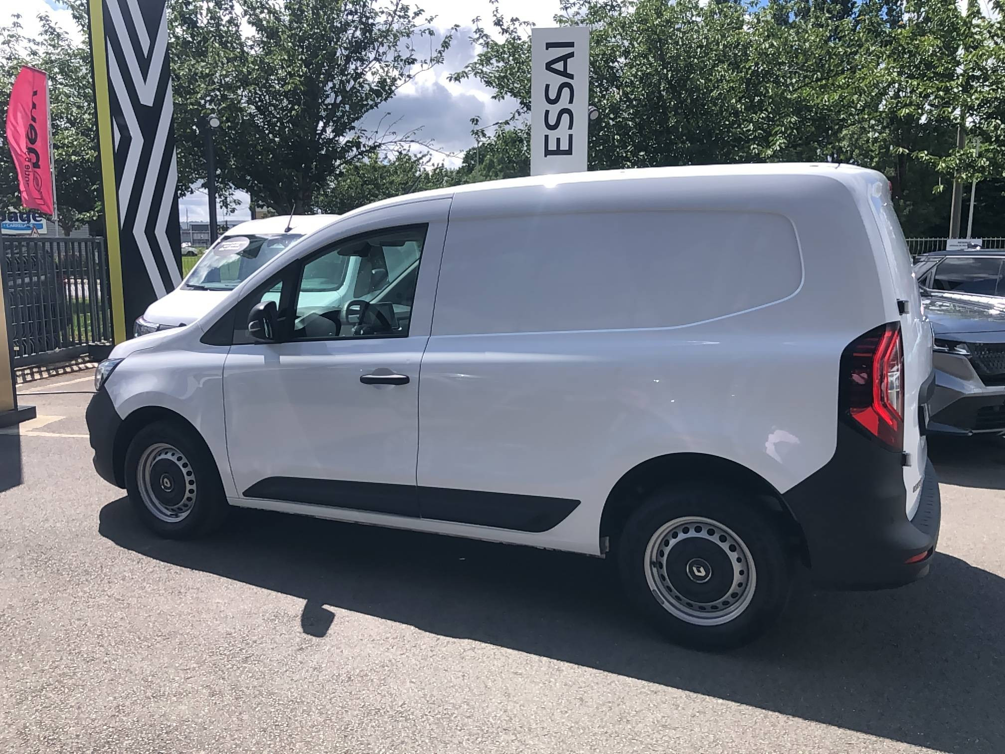 Vente en ligne Renault Kangoo Van  BLUE DCI 95 au prix de 18 990 €