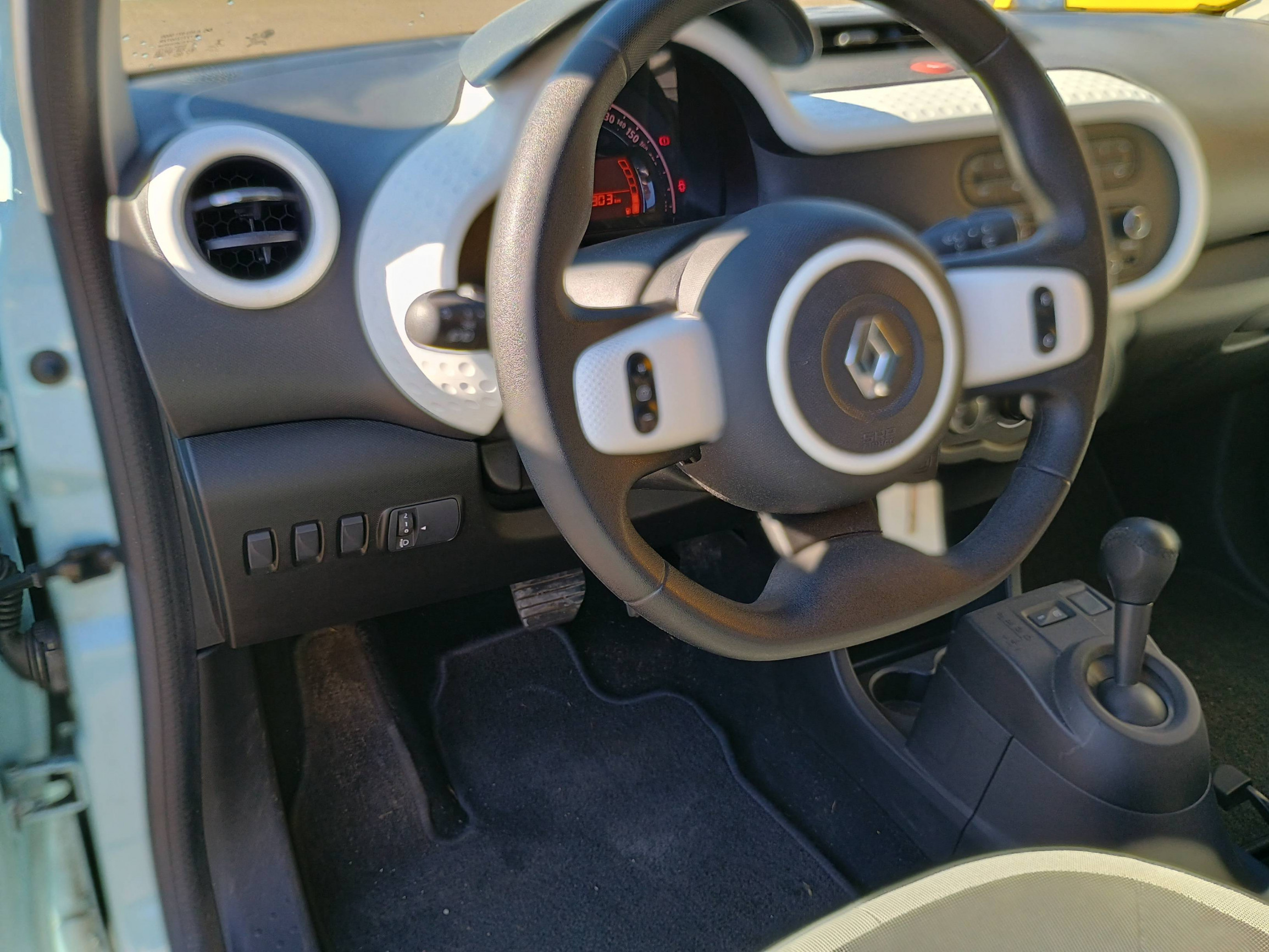 Vente en ligne Renault Twingo 3  1.0 SCe 70 au prix de 12 991 €