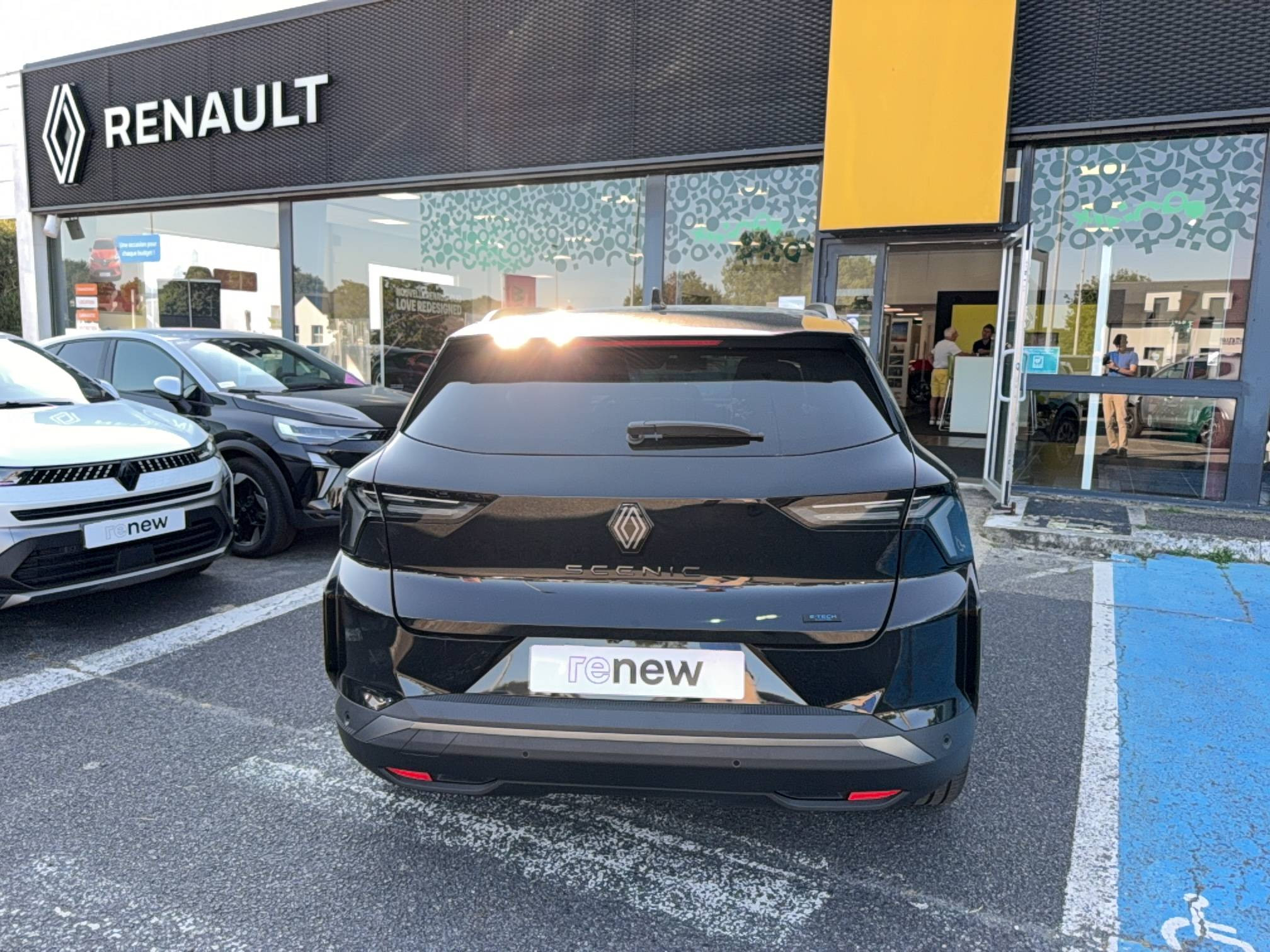 Vente en ligne Renault Scenic E-Tech Scenic E-Tech électrique 220 ch grande autonomie au prix de 47 900 €