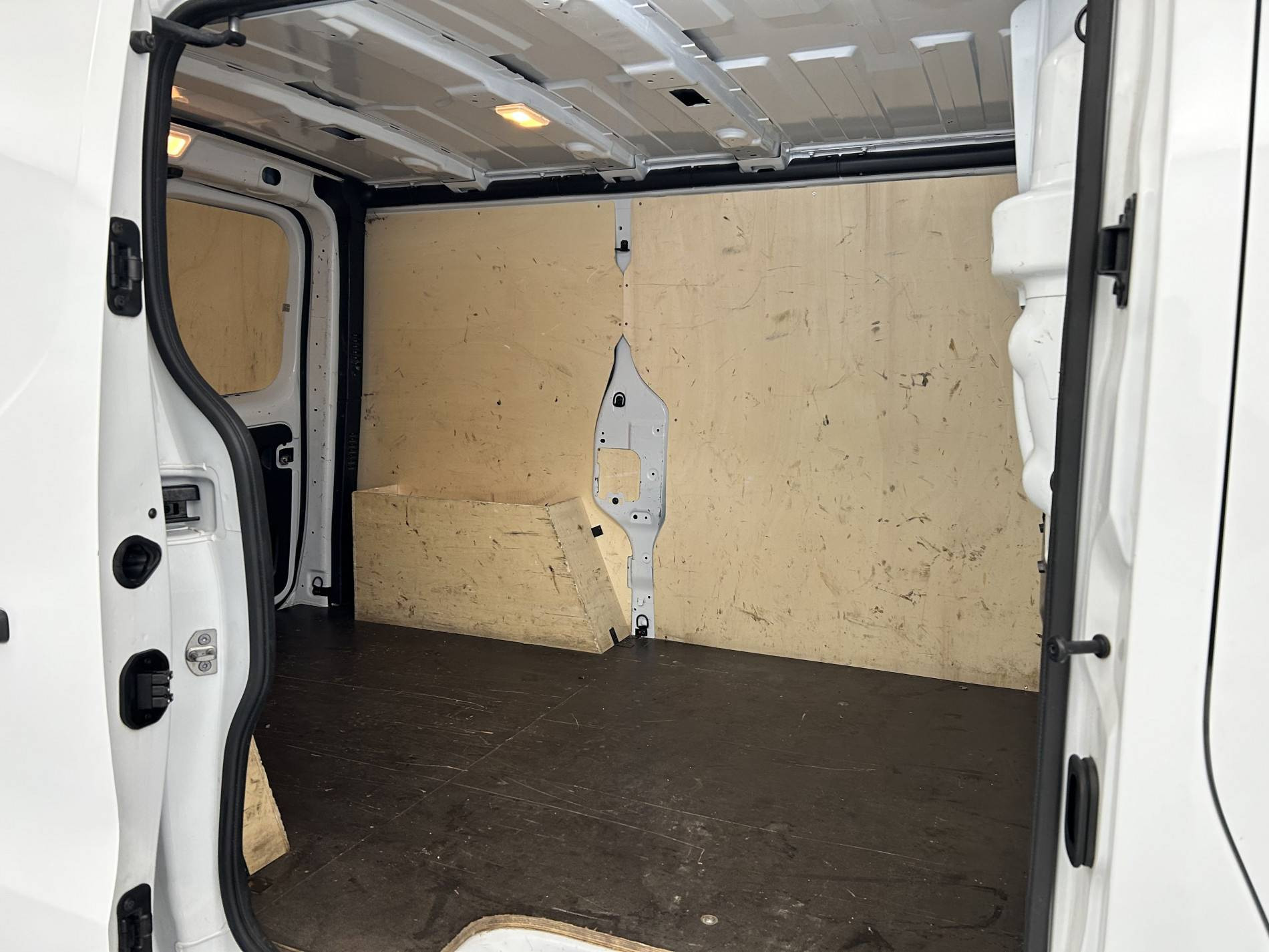Vente en ligne Renault Trafic 3 Fourgon TRAFIC FGN L1H1 3000 KG BLUE DCI 130 au prix de 22 788 €