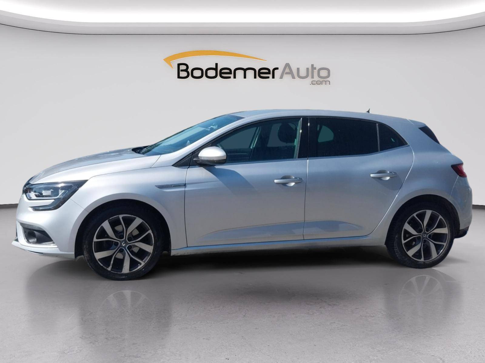 Vente en ligne Renault Megane 4 Mégane IV Berline TCe 130 Energy EDC au prix de 11 990 €