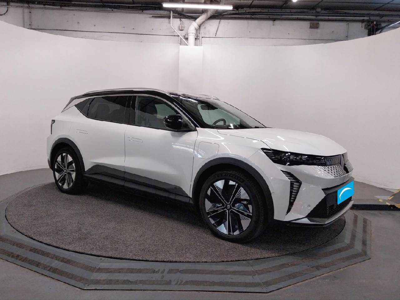 Vente en ligne Renault Scenic E-Tech Scenic E-Tech électrique 220 ch grande autonomie au prix de 48 390 €