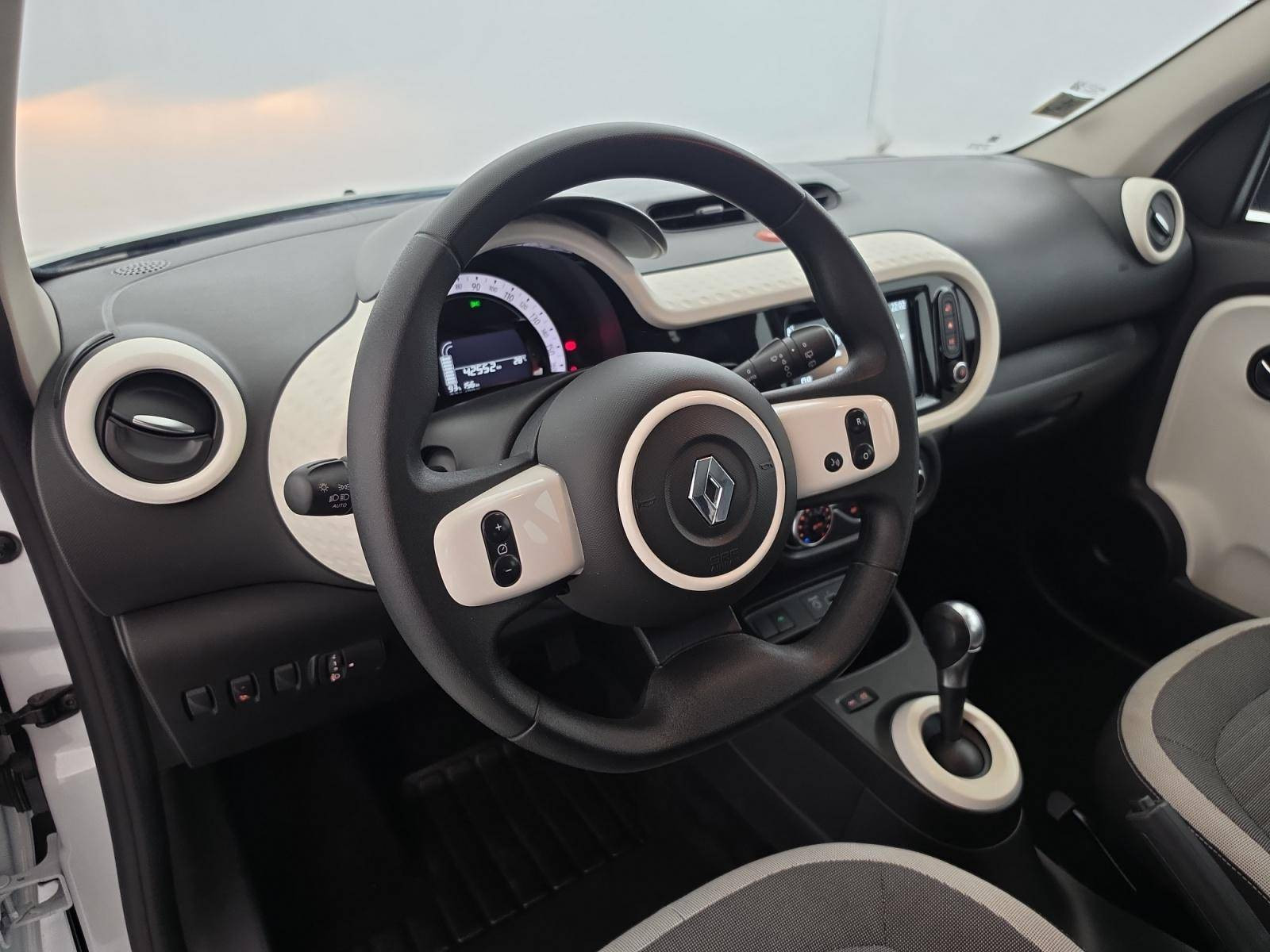 Vente en ligne Renault Twingo Electrique Twingo III E-Tech au prix de 12 490 €