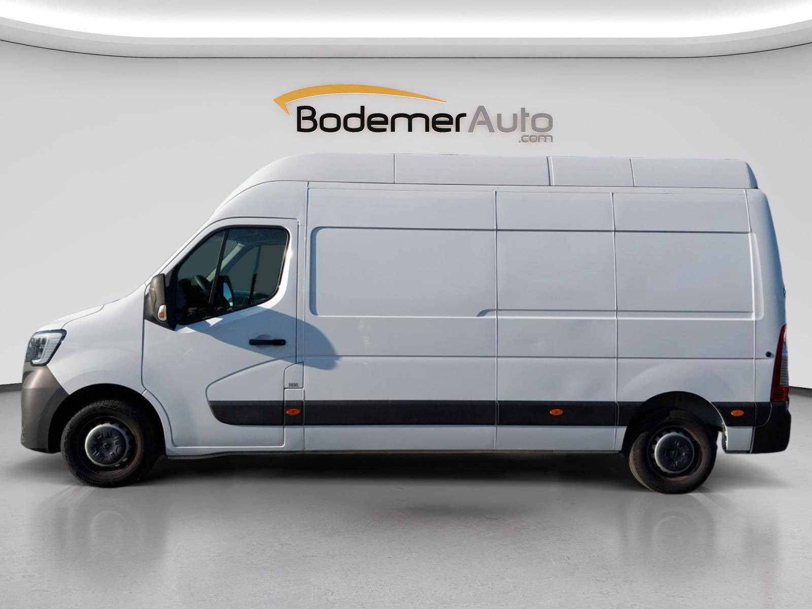 Vente en ligne Renault Master Fourgon MASTER FGN TRAC F3500 L3H3 BLUE DCI 135 au prix de 26 990 €