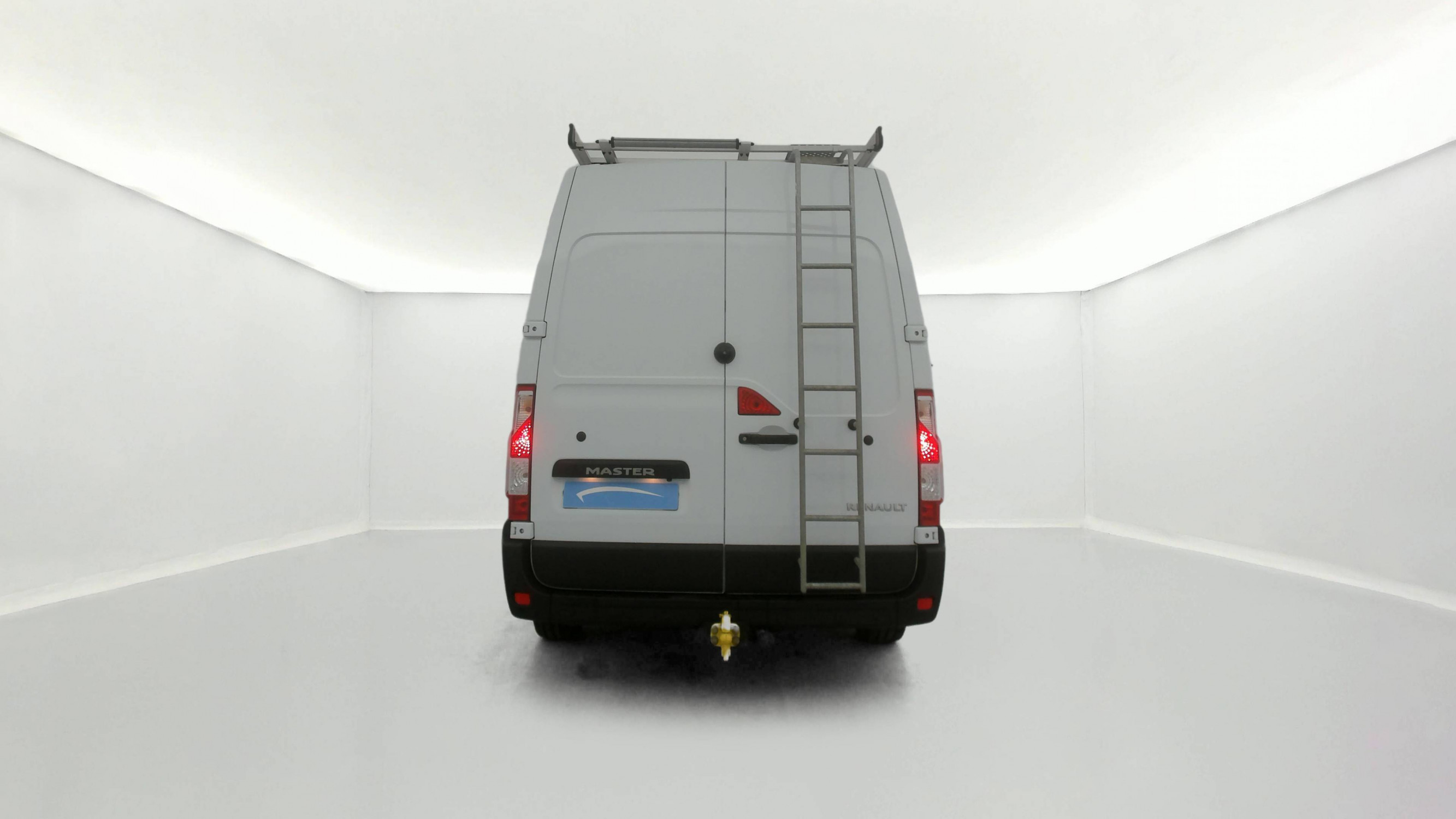 Vente en ligne Renault Master Fourgon MASTER FGN TRAC F3500 L2H2 BLUE DCI 150 au prix de 24 991 €