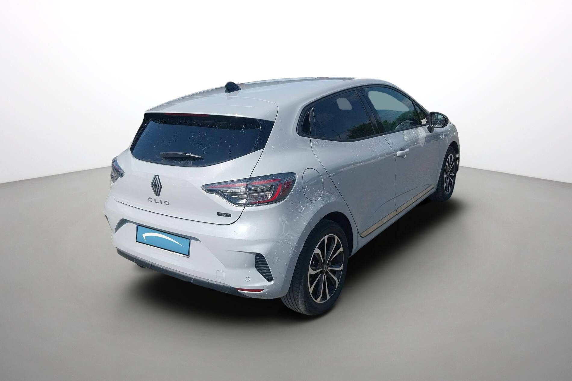 Vente en ligne Renault Clio 5 Clio E-Tech full hybrid 145 au prix de 17 990 €