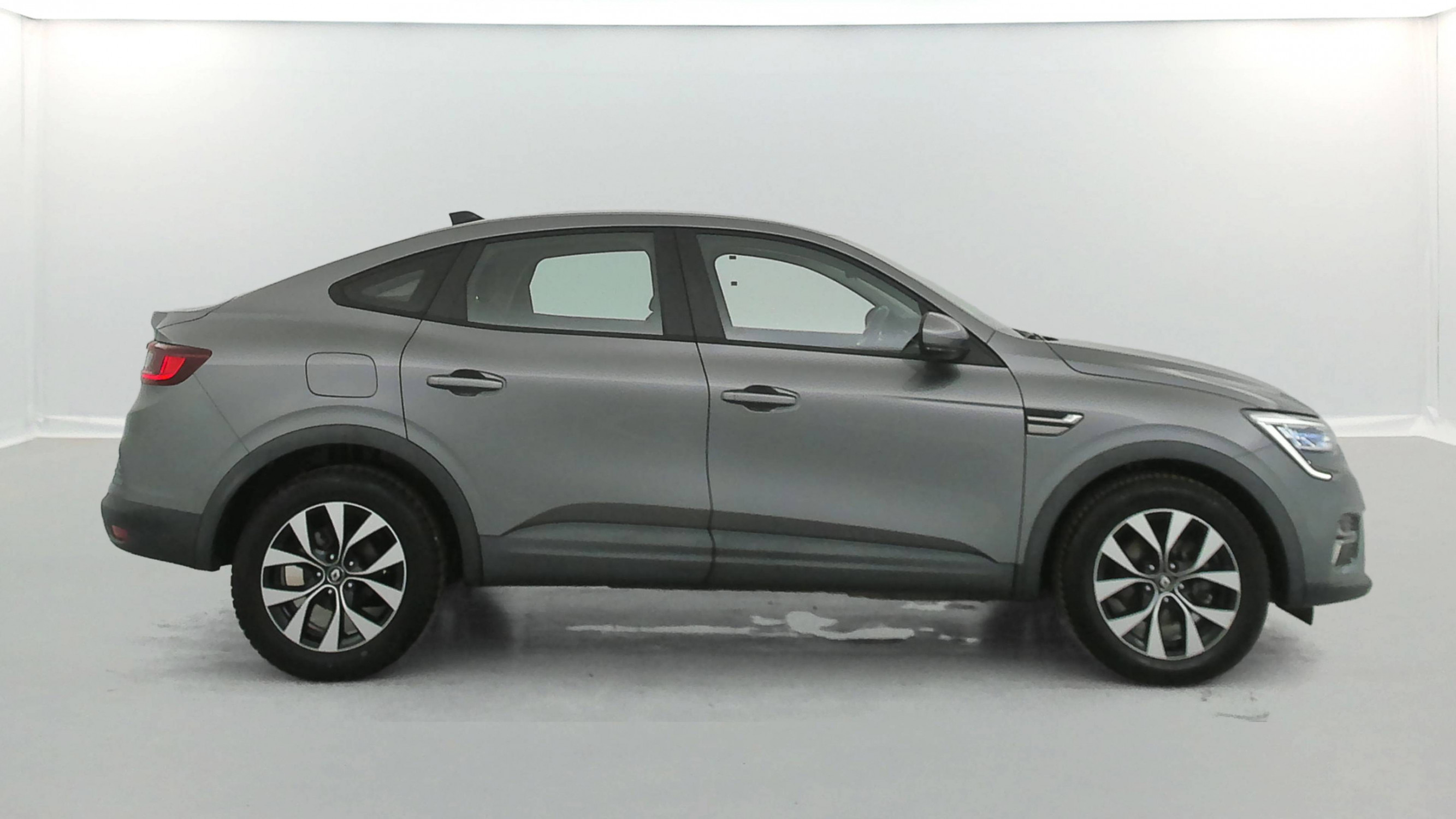 Vente en ligne Renault Arkana  E-Tech 145 au prix de 18 390 €