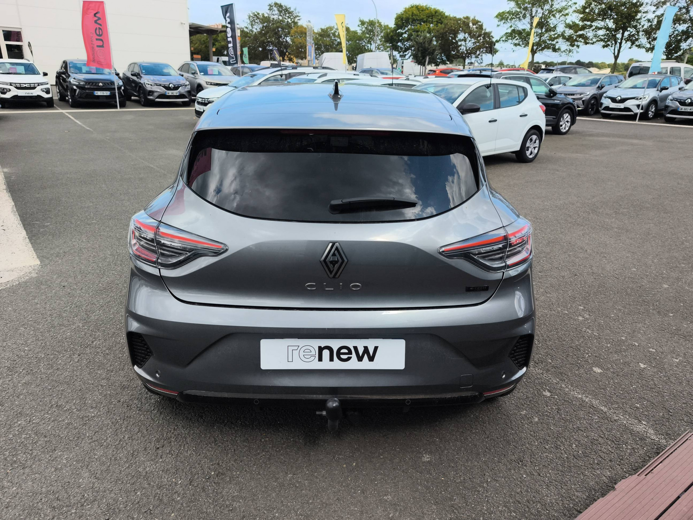 Vente en ligne Renault Clio 5 Clio E-Tech full hybrid 145 au prix de 18 990 €