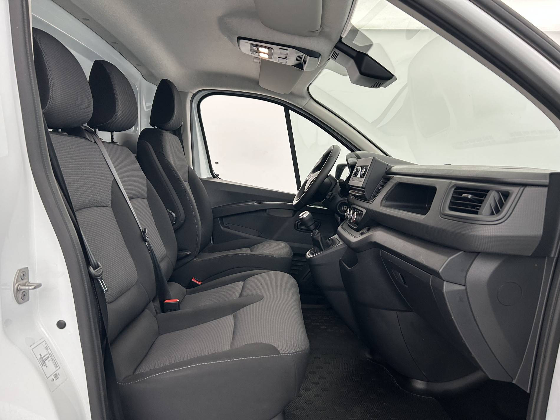 Vente en ligne Renault Trafic 3 Fourgon TRAFIC FGN L2H1 3000 KG BLUE DCI 130 au prix de 25 000 €
