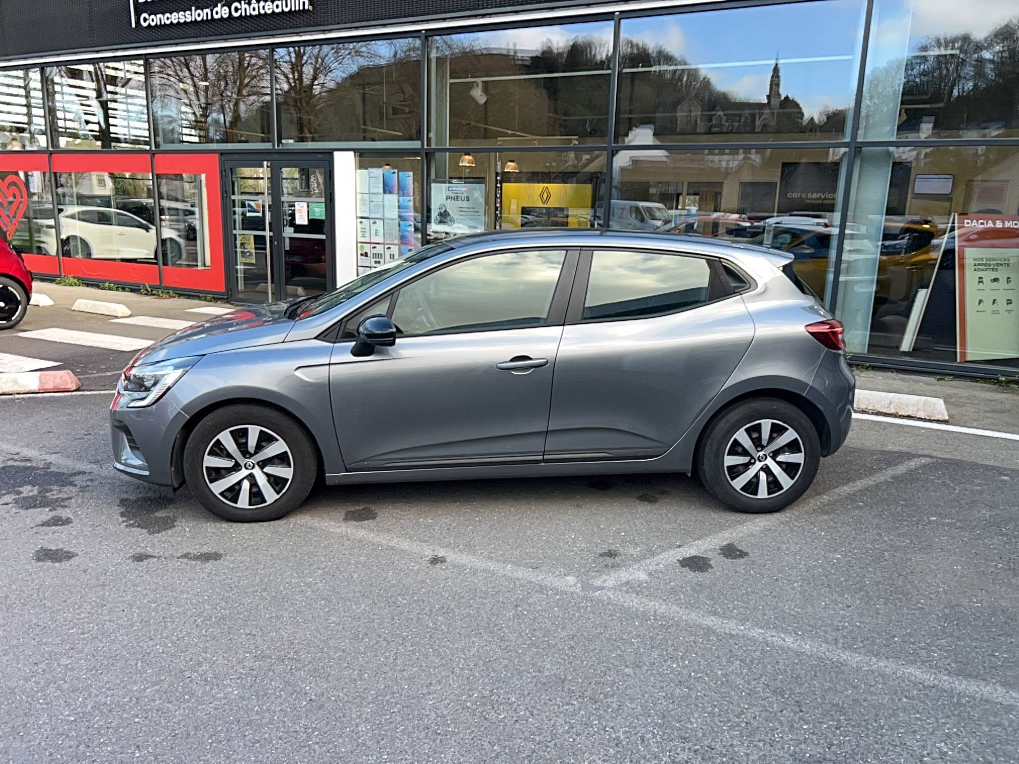 Vente en ligne Renault Clio 5 Clio TCe 90 au prix de 12 990 €