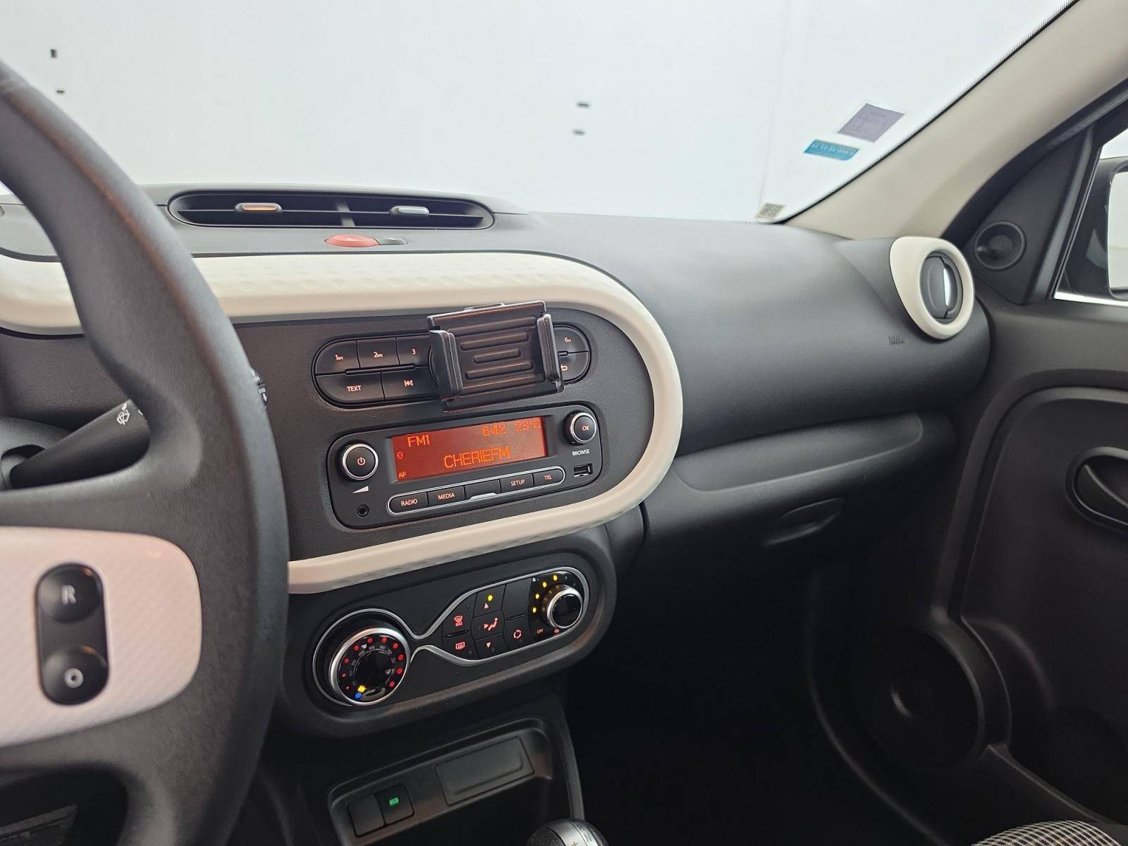 Vente en ligne Renault Twingo Electrique Twingo III E-Tech au prix de 13 890 €