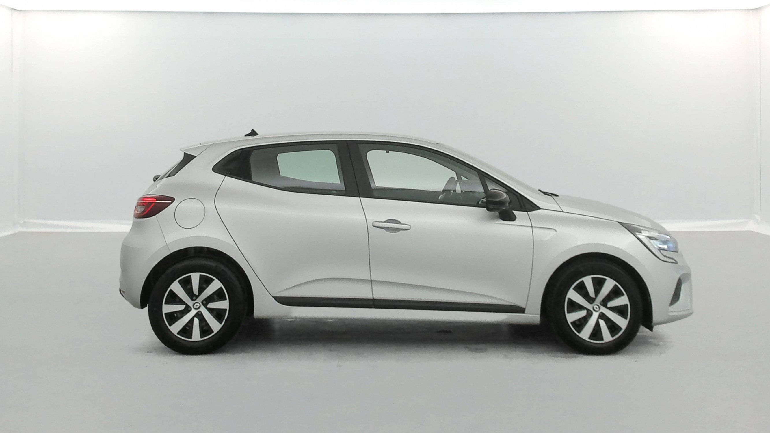 Vente en ligne Renault Clio 5 Clio TCe 90 au prix de 15 490 €