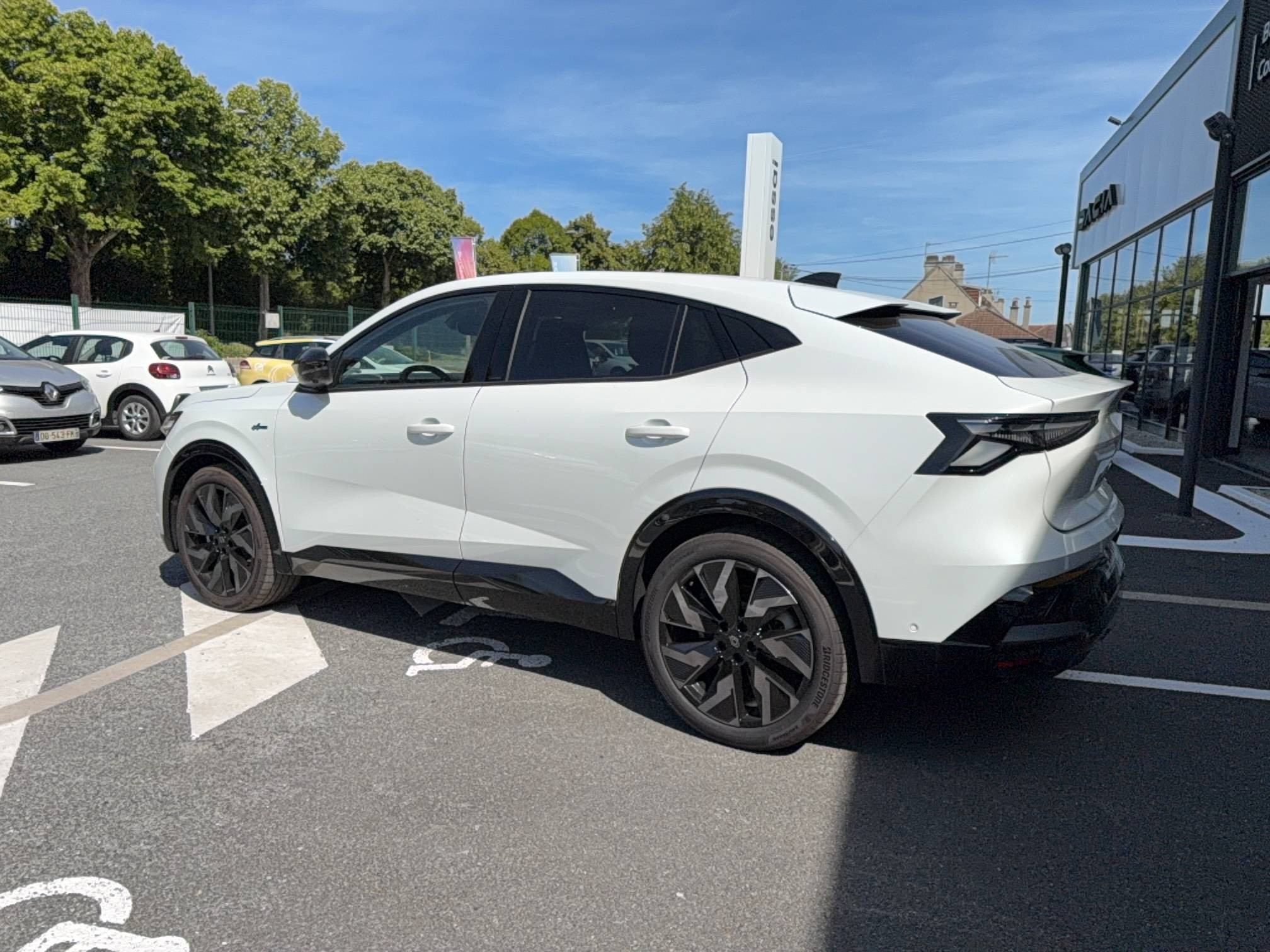 Vente en ligne Renault Rafale  E-Tech full hybrid 200 ch au prix de 46 990 €