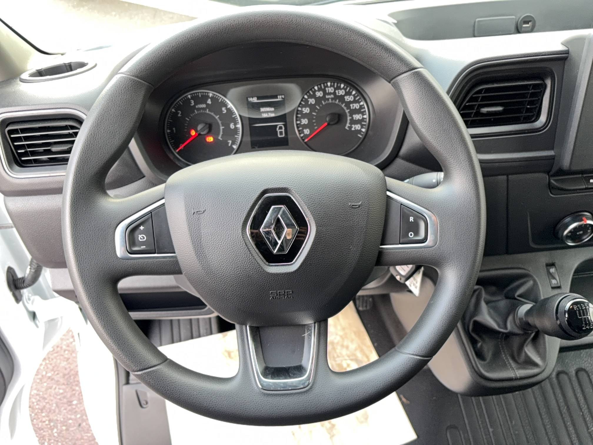 Vente en ligne Renault Master Fourgon MASTER FGN TRAC F3500 L2H2 BLUE DCI 135 au prix de 24 490 €