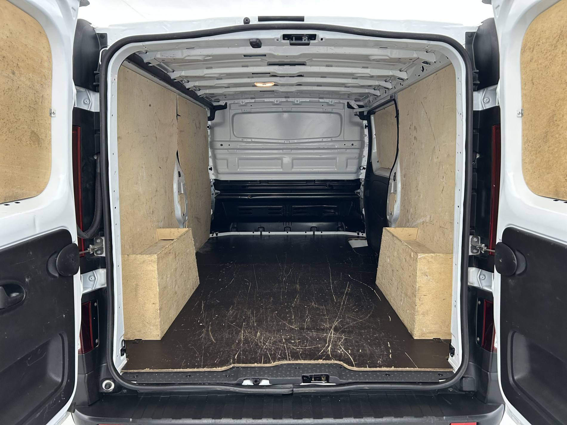 Vente en ligne Renault Trafic 3 Fourgon TRAFIC FGN L2H1 3000 KG BLUE DCI 130 au prix de 22 790 €
