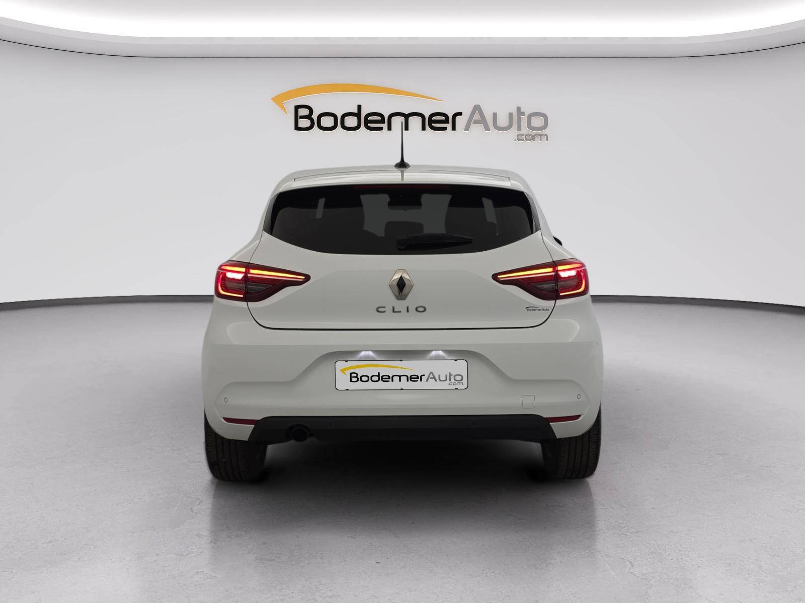 Vente en ligne Renault Clio 5 Clio Blue dCi 100 au prix de 14 890 €