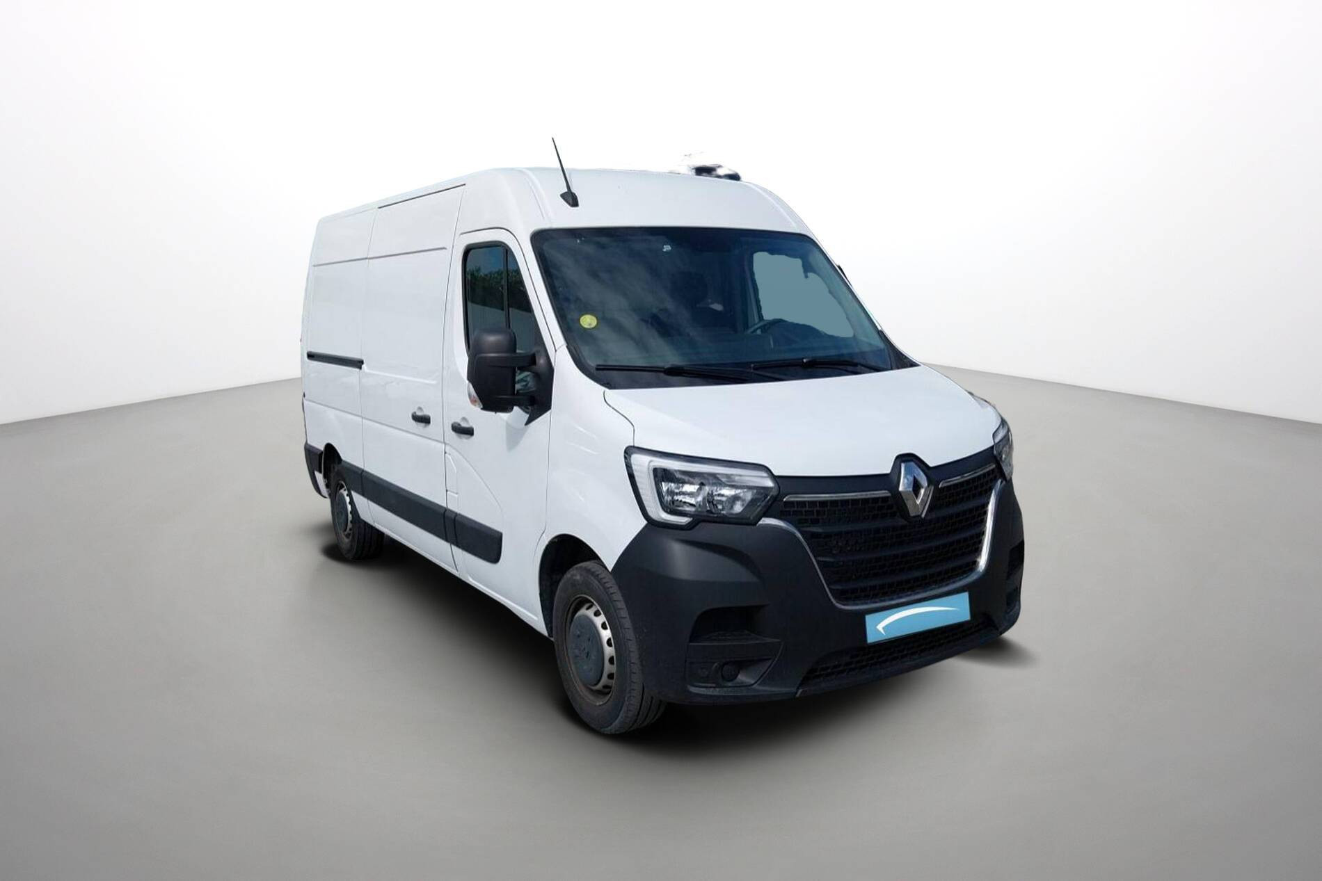 Vente en ligne Renault Master Fourgon MASTER FGN TRAC F3500 L2H2 BLUE DCI 135 au prix de 24 990 €