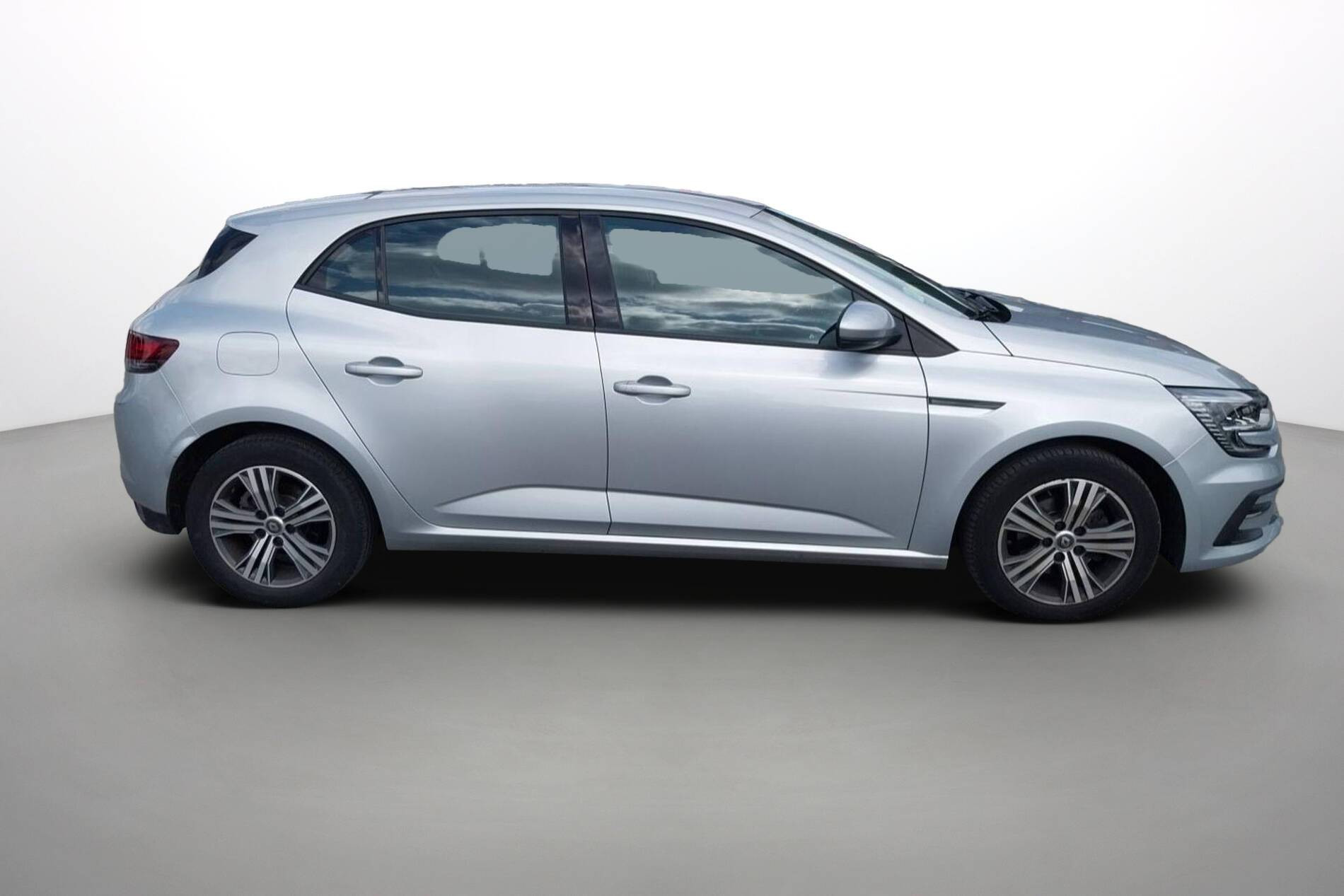 Vente en ligne Renault Megane 4  Blue dCi 115 au prix de 15 990 €