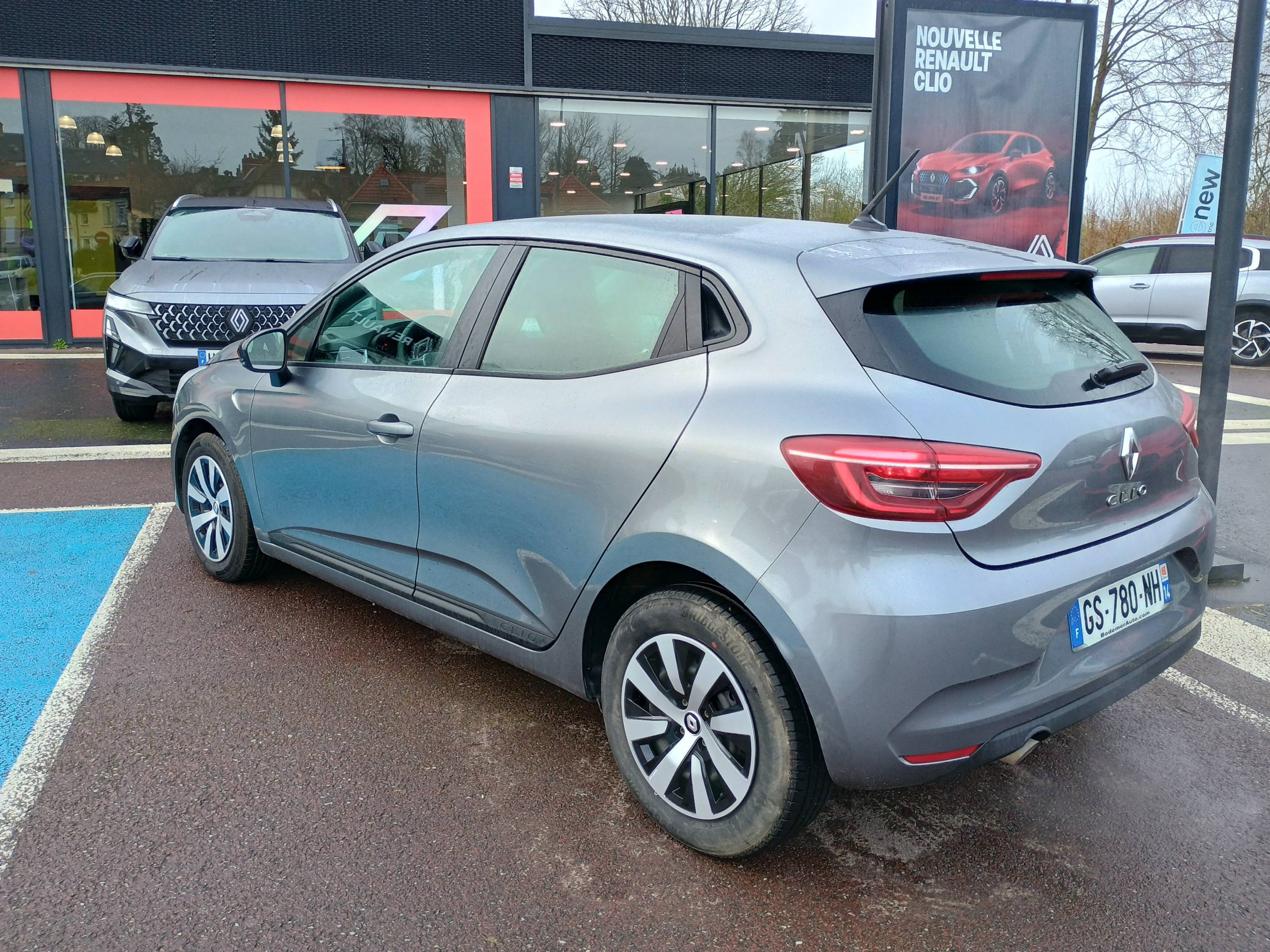 Vente en ligne Renault Clio 5 Clio TCe 90 au prix de 13 990 €