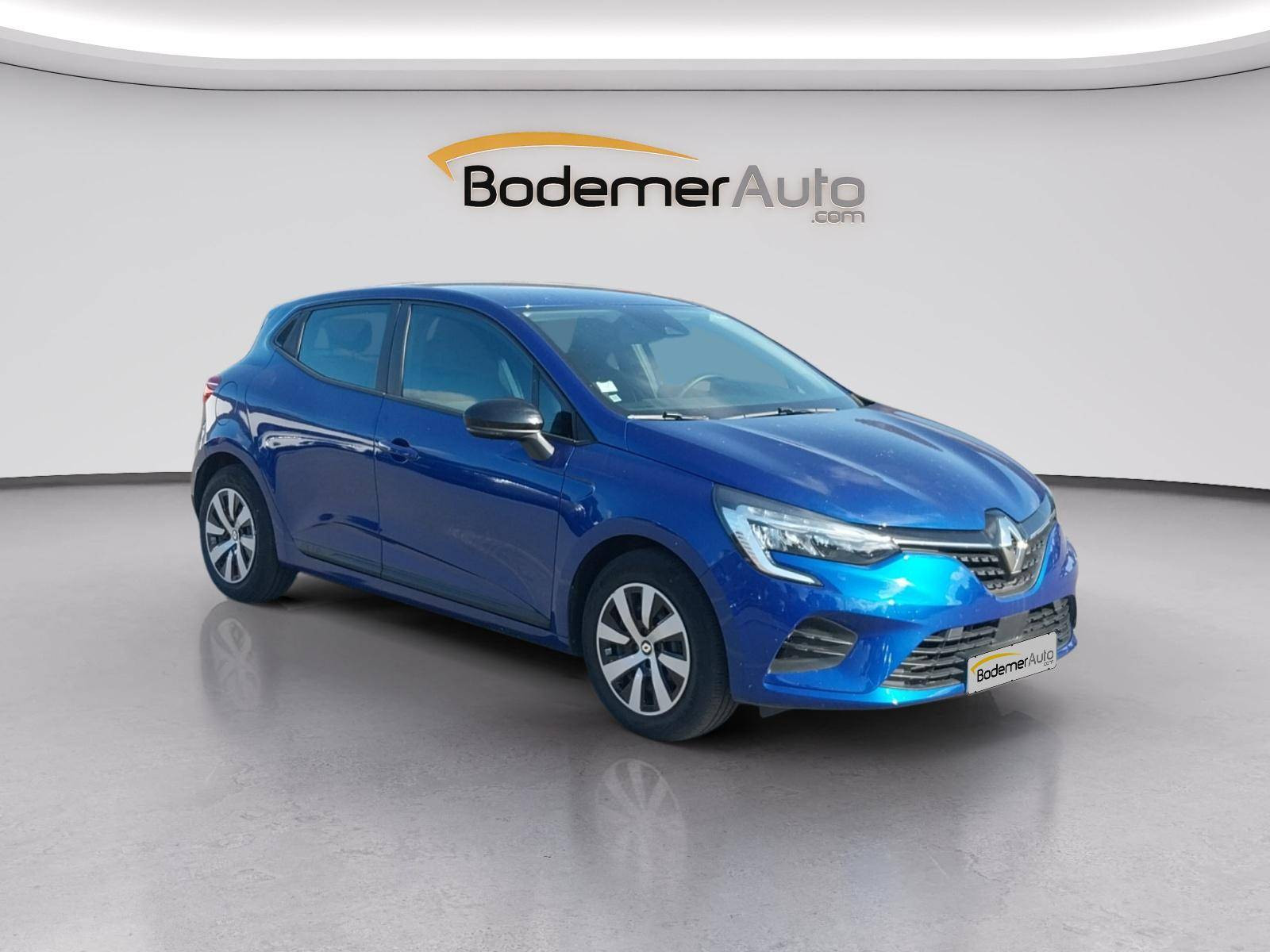 Vente en ligne Renault Clio 5 Clio E-Tech full hybrid 145 au prix de 17 900 €