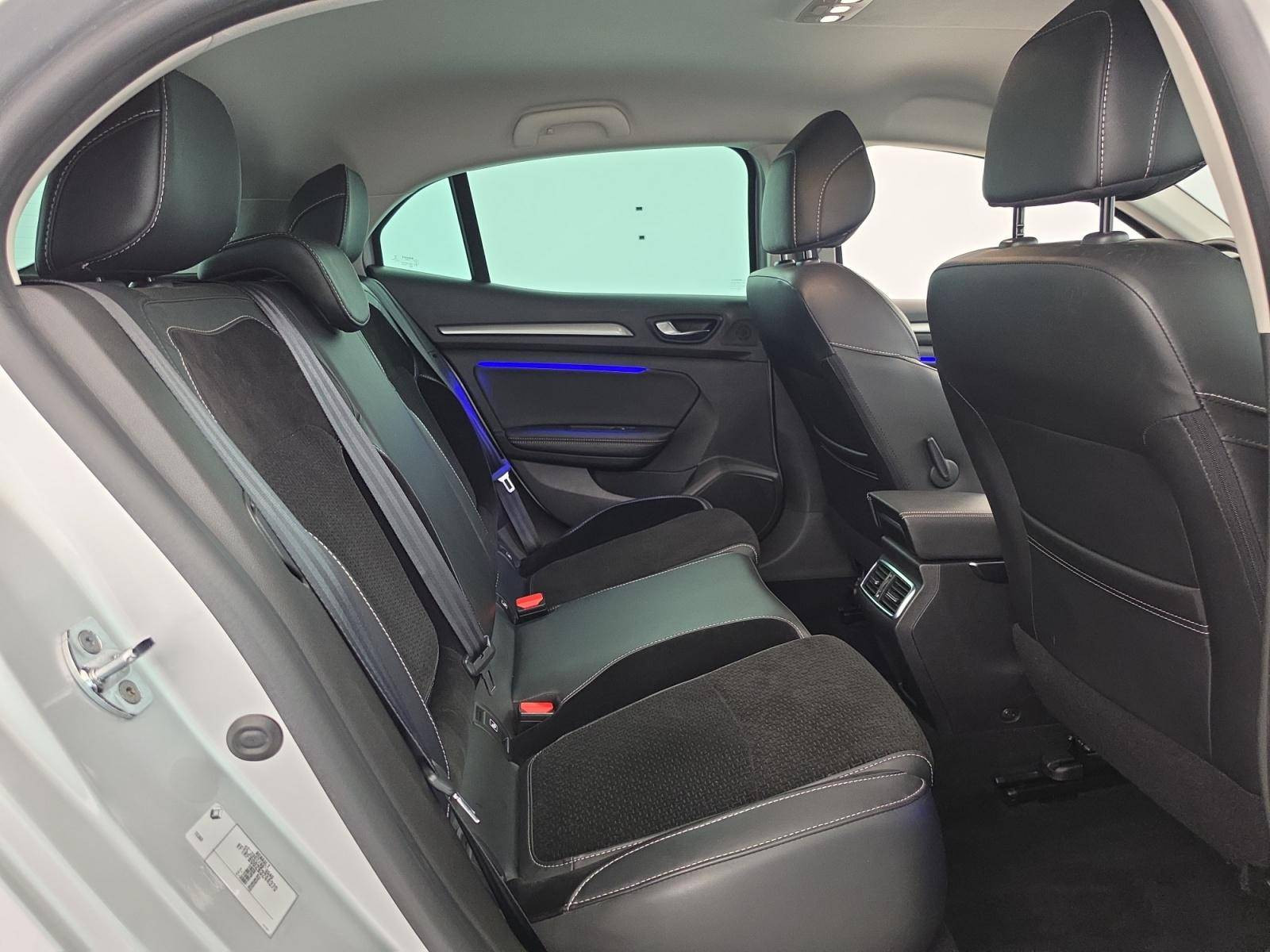 Vente en ligne Renault Megane 4 Mégane IV Berline Blue dCi 115 EDC au prix de 14 990 €