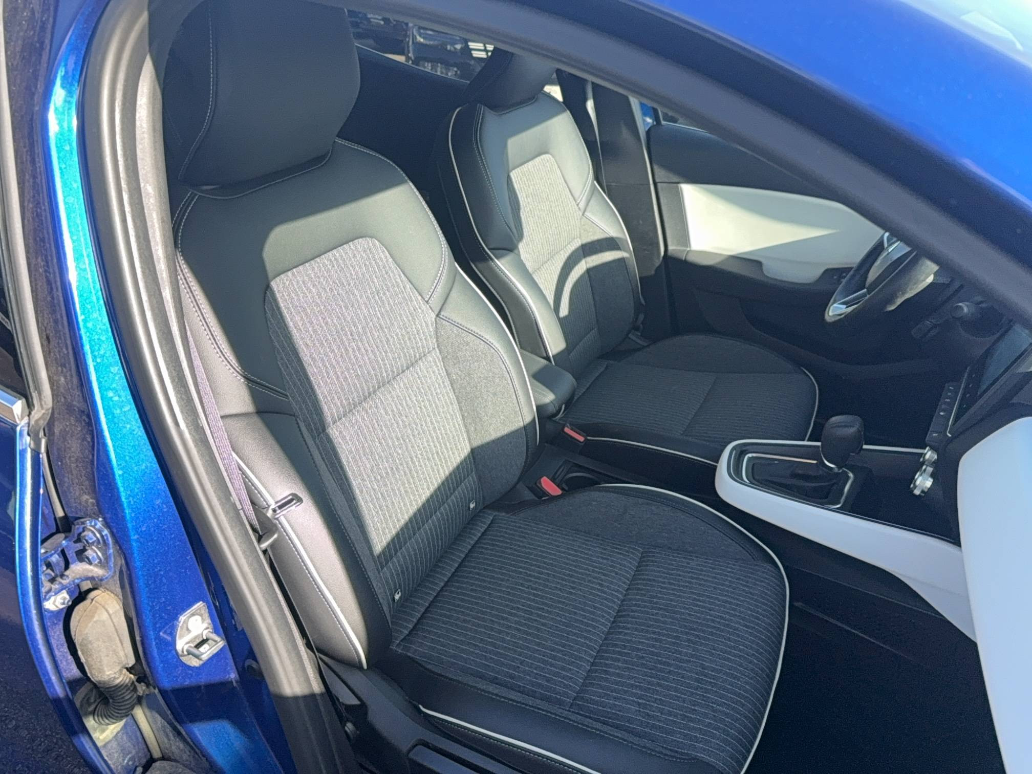 Vente en ligne Renault Clio 5 Clio E-Tech full hybrid 145 au prix de 18 490 €