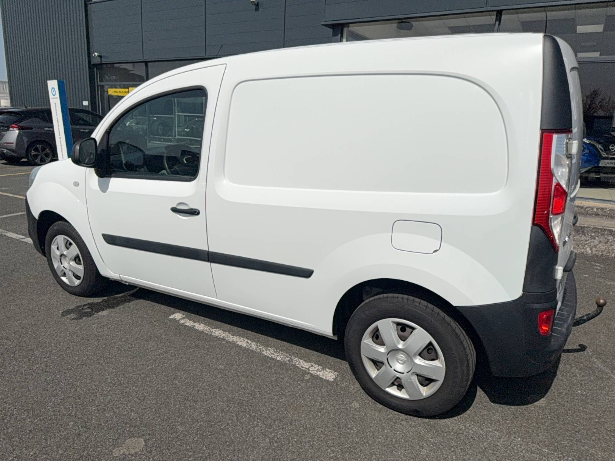 Vente en ligne Nissan NV250 L1 NV250 DCI 95 au prix de 14 490 €