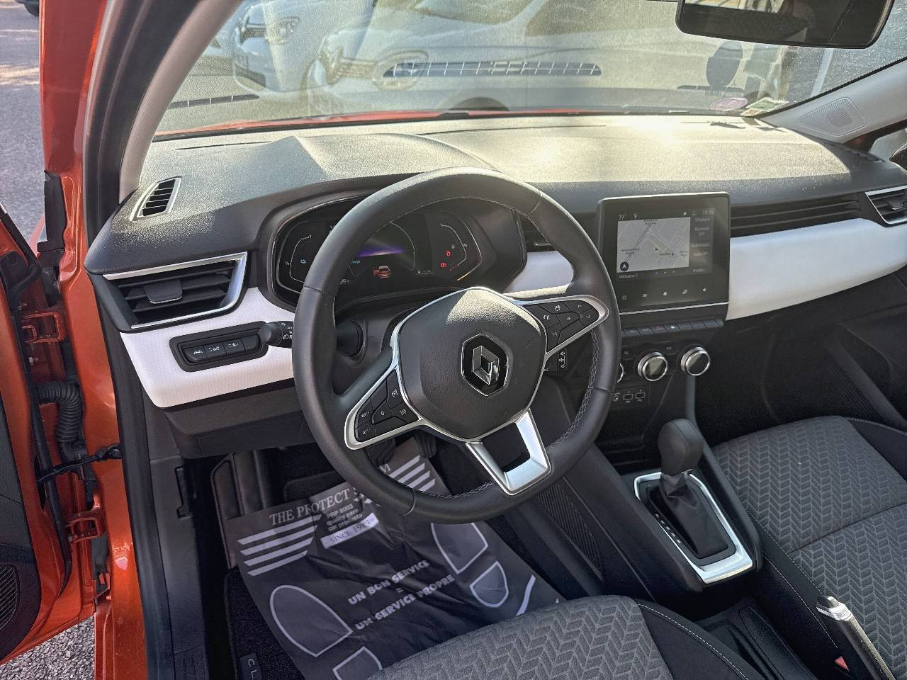 Vente en ligne Renault Clio 5 Clio E-Tech full hybrid 145 au prix de 16 490 €