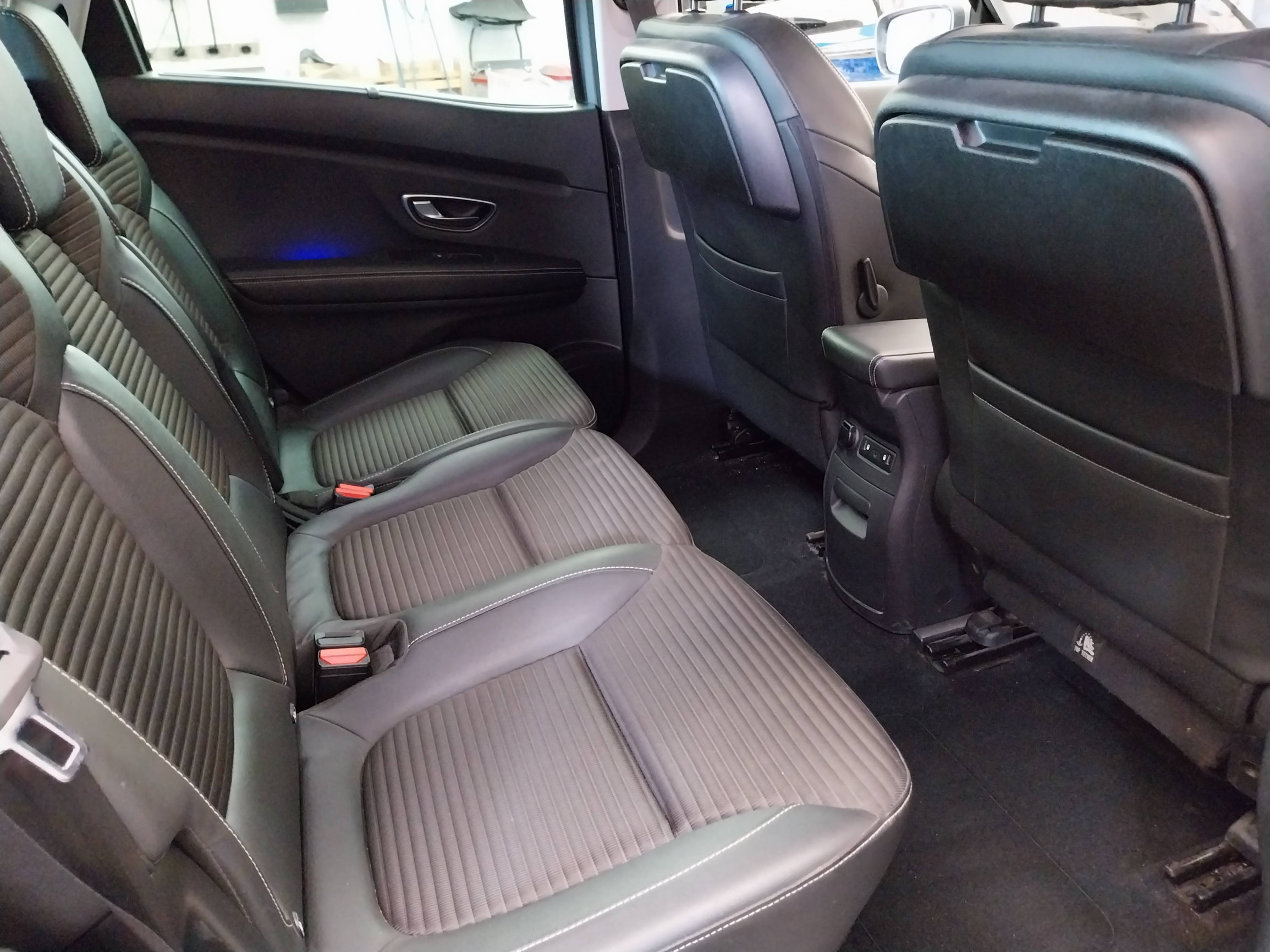 Vente en ligne Renault Scenic 4 Scenic Blue dCi 150 au prix de 14 990 €