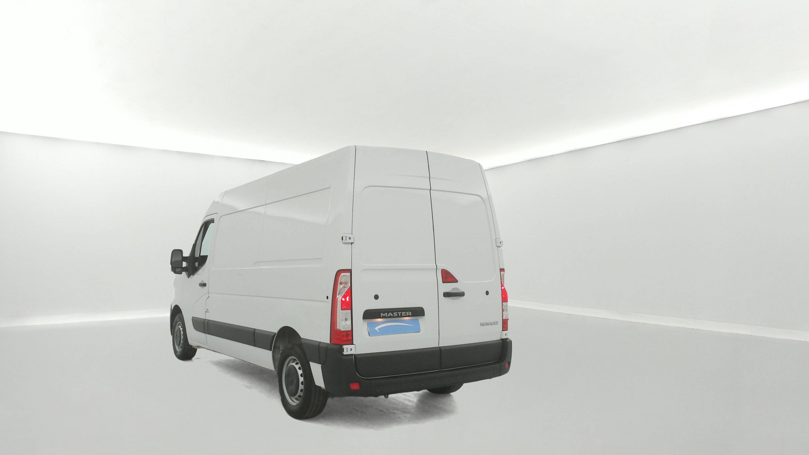 Vente en ligne Renault Master Fourgon MASTER FGN TRAC F3500 L2H2 BLUE DCI 135 au prix de 22 590 €