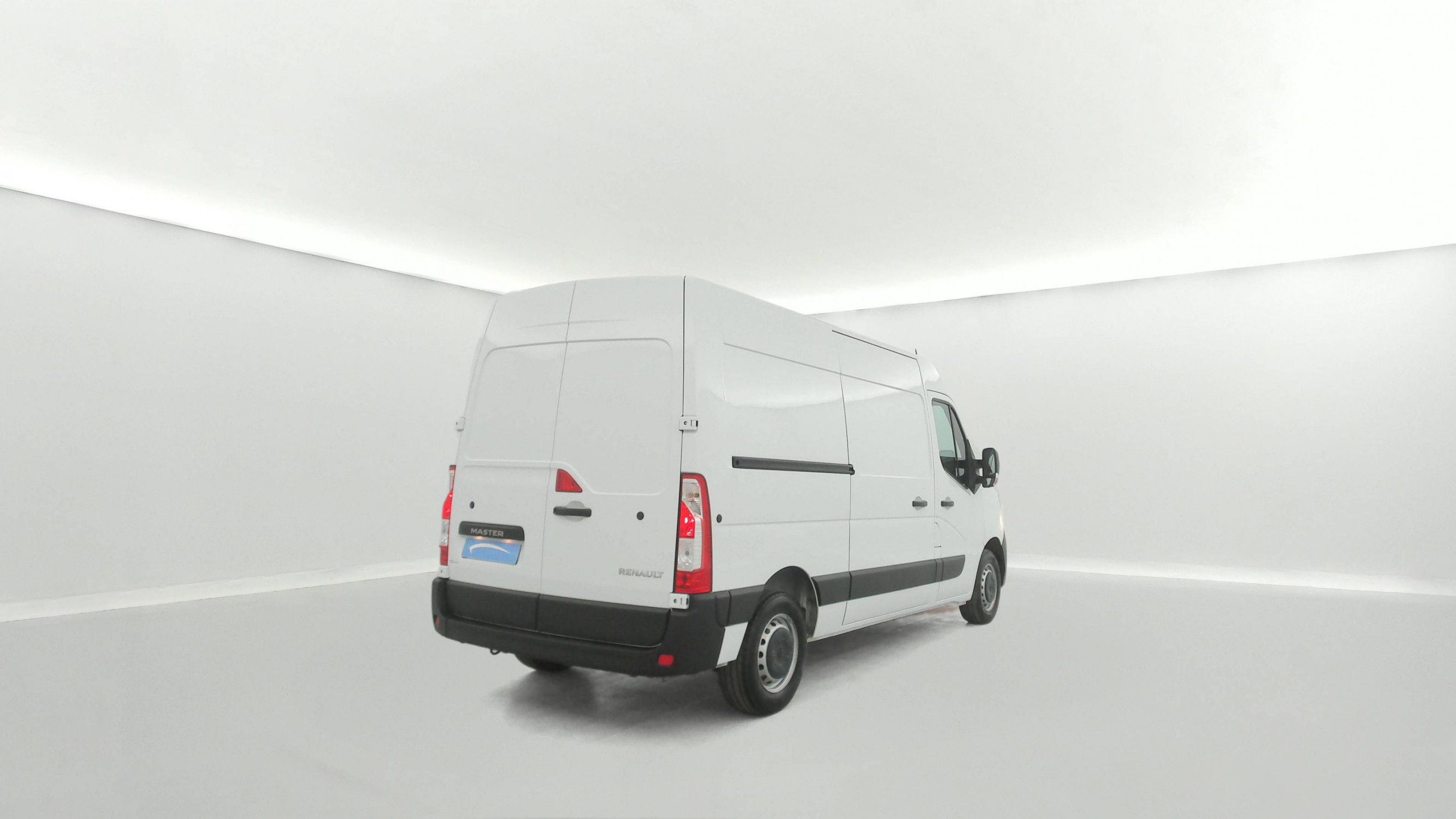 Vente en ligne Renault Master Fourgon MASTER FGN TRAC F3500 L2H2 BLUE DCI 135 au prix de 26 990 €