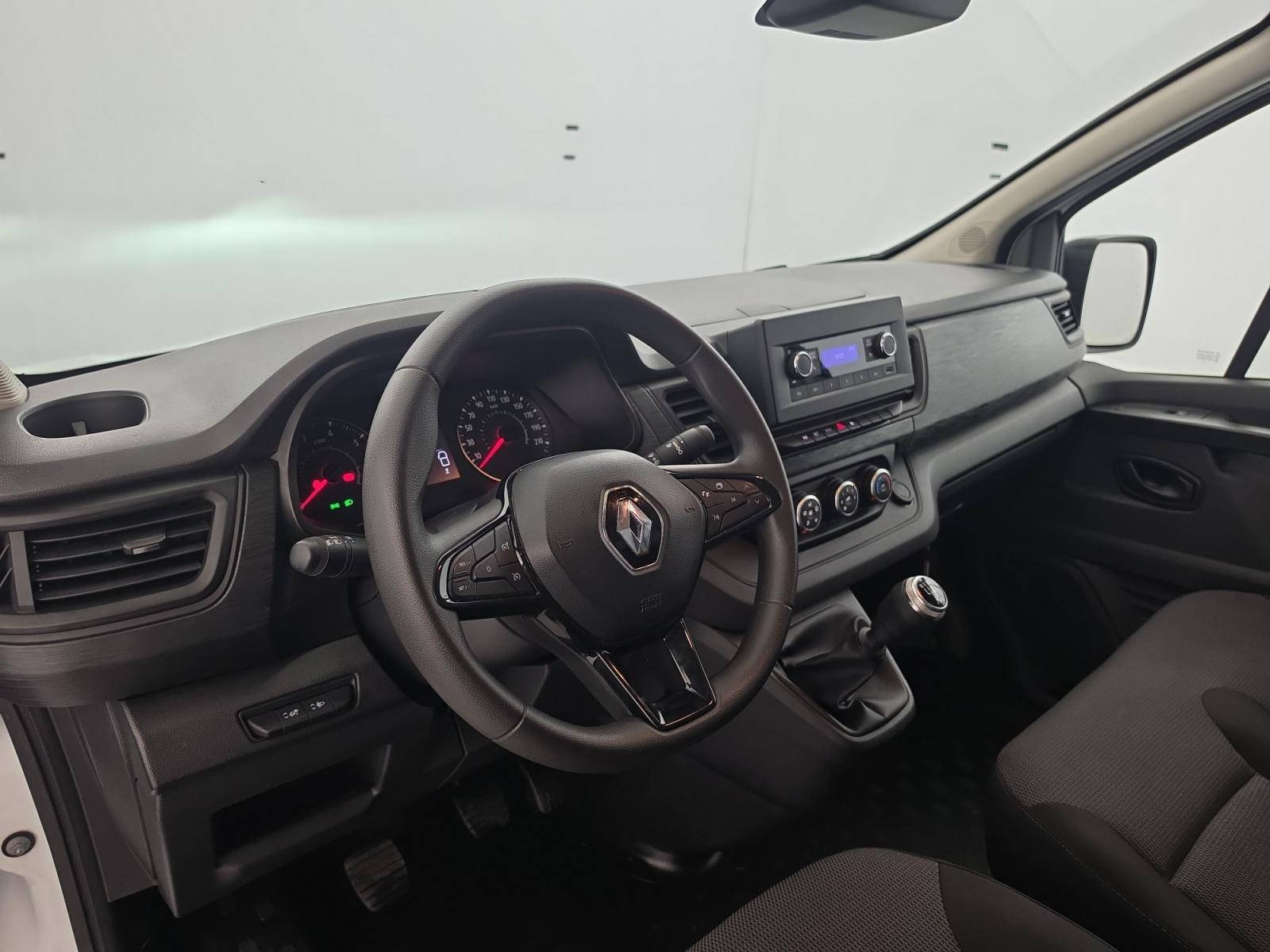 Vente en ligne Renault Trafic 3 Fourgon TRAFIC FG BLUE DCI 130 L1H1 3T GSR2 au prix de 22 890 €