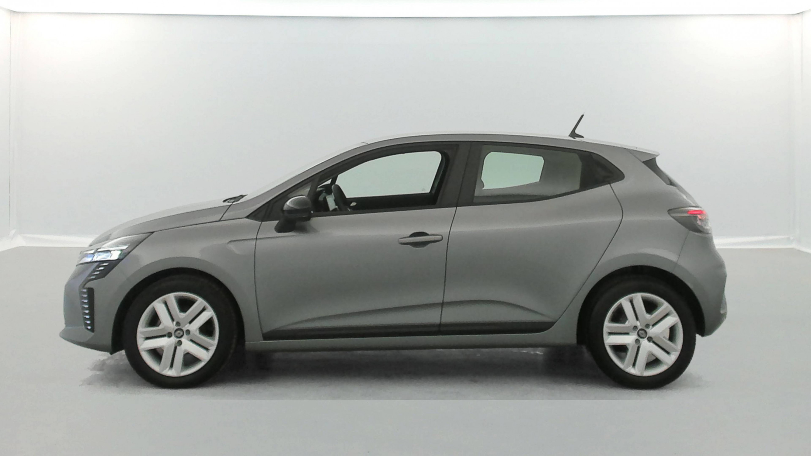 Vente en ligne Renault Clio 5 Clio TCe 90 au prix de 15 490 €