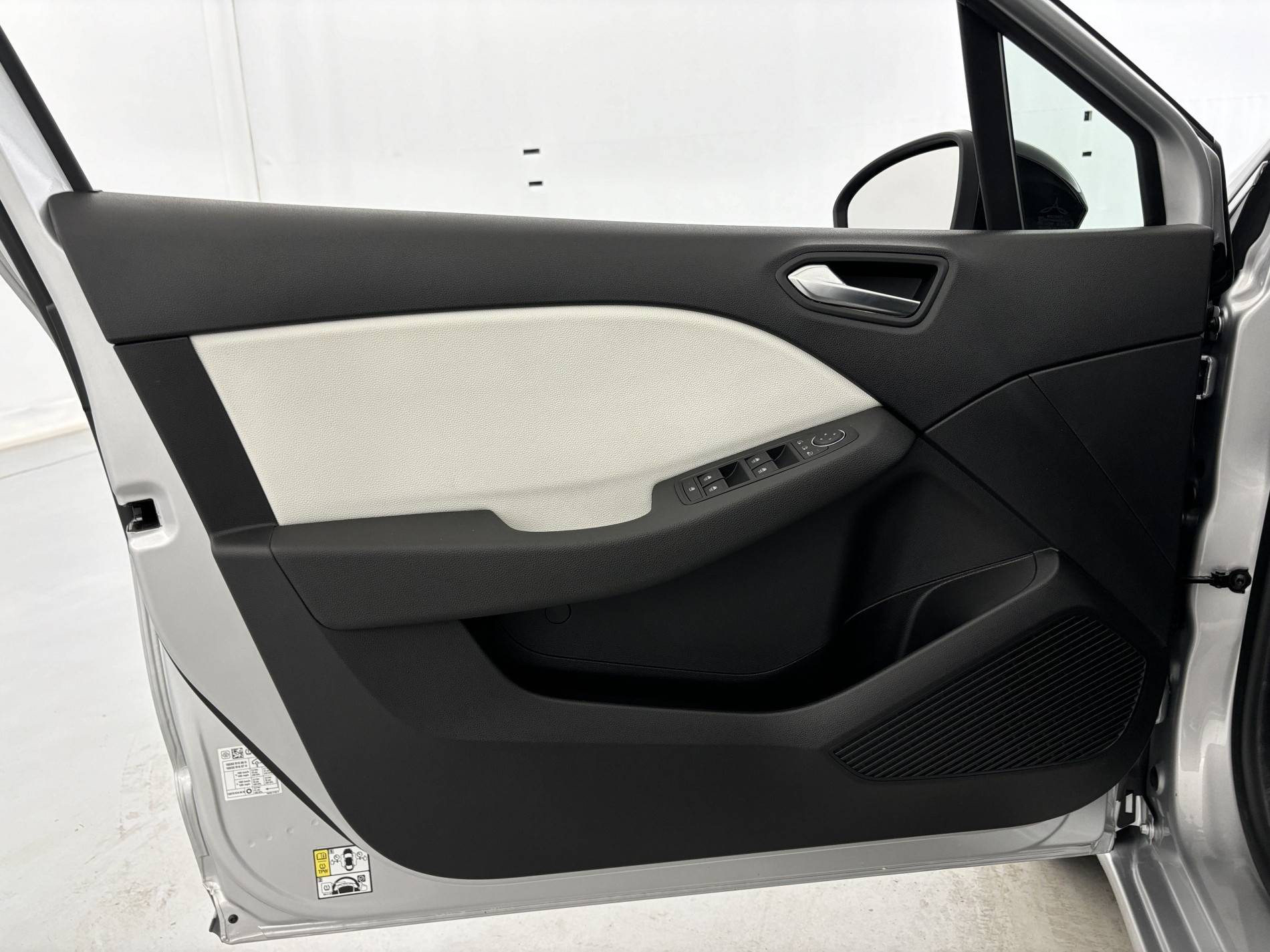 Vente en ligne Renault Clio 5 Clio E-Tech full hybrid 145 au prix de 18 890 €