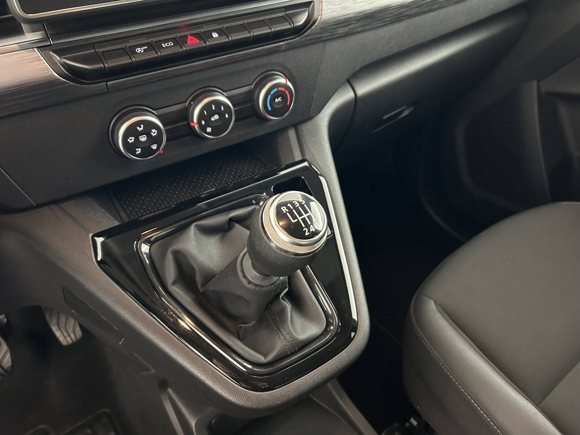 Vente en ligne Renault Kangoo  Blue dCi 95 au prix de 23 990 €