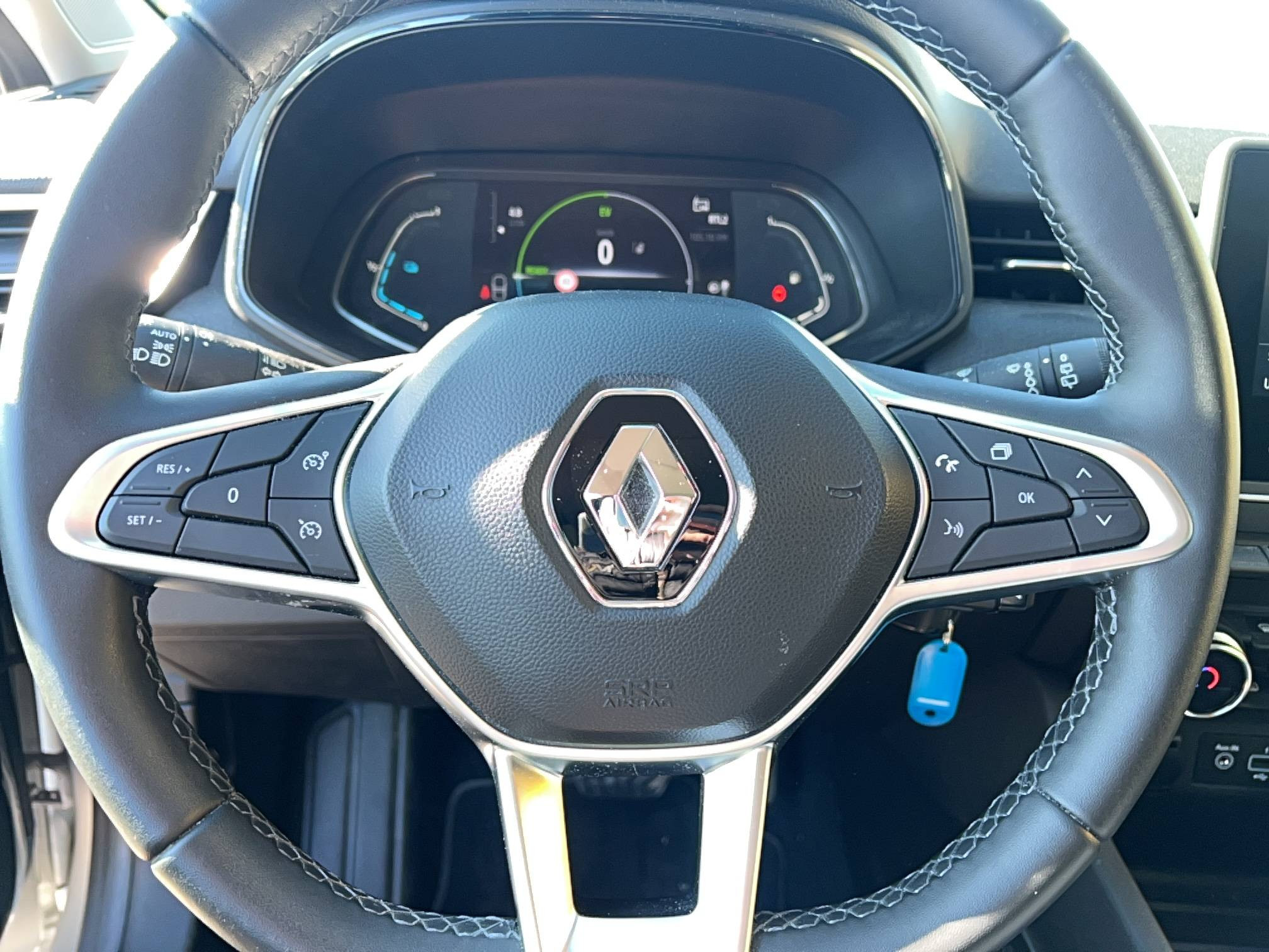 Vente en ligne Renault Clio 5 Clio E-Tech 140 - 21N au prix de 17 491 €
