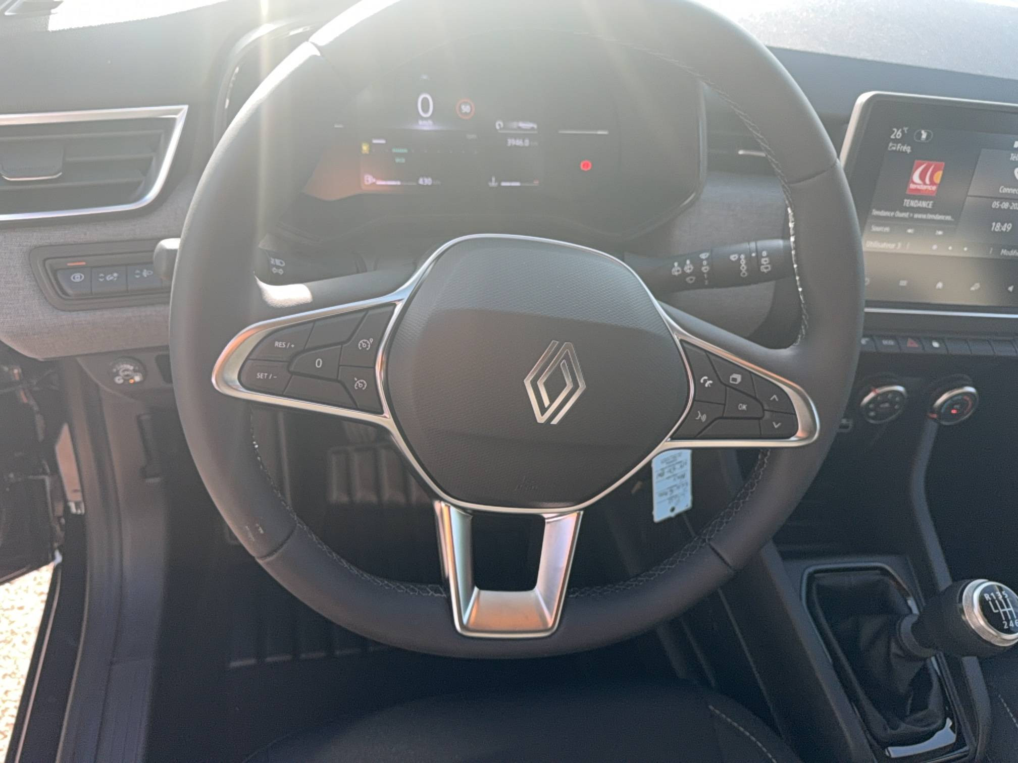 Vente en ligne Renault Clio 5 Clio Eco-G 100 ch au prix de 17 490 €
