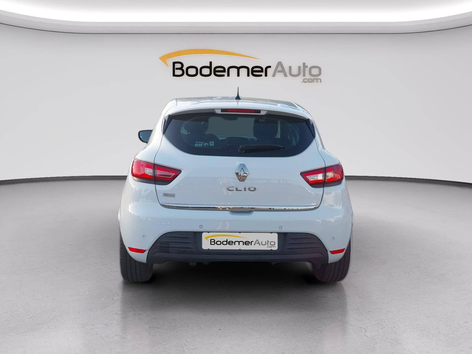 Vente en ligne Renault Clio 4 Estate Clio Estate dCi 90 E6C au prix de 11 590 €