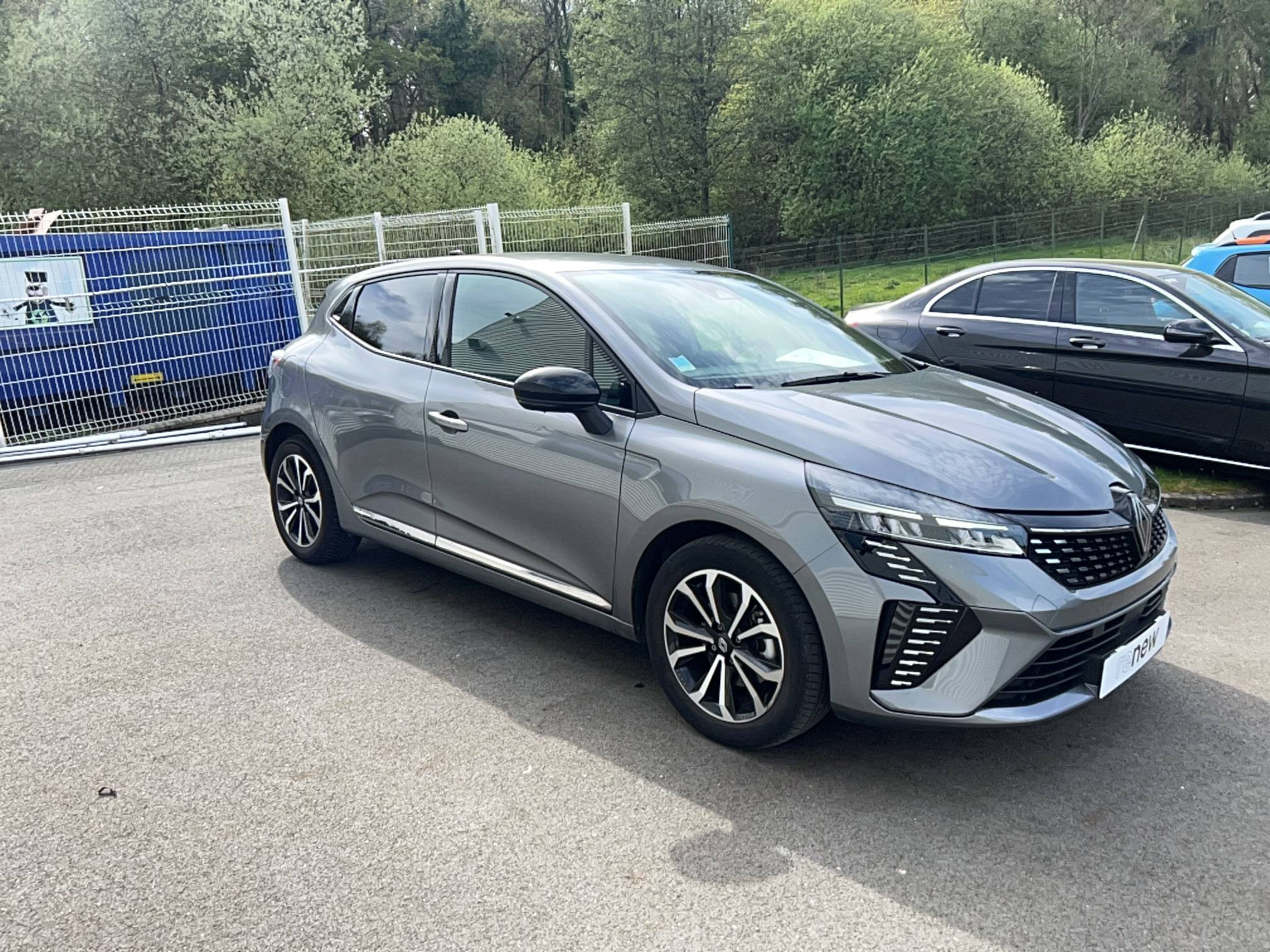 Vente en ligne Renault Clio 5 Clio E-Tech full hybrid 145 au prix de 18 590 €