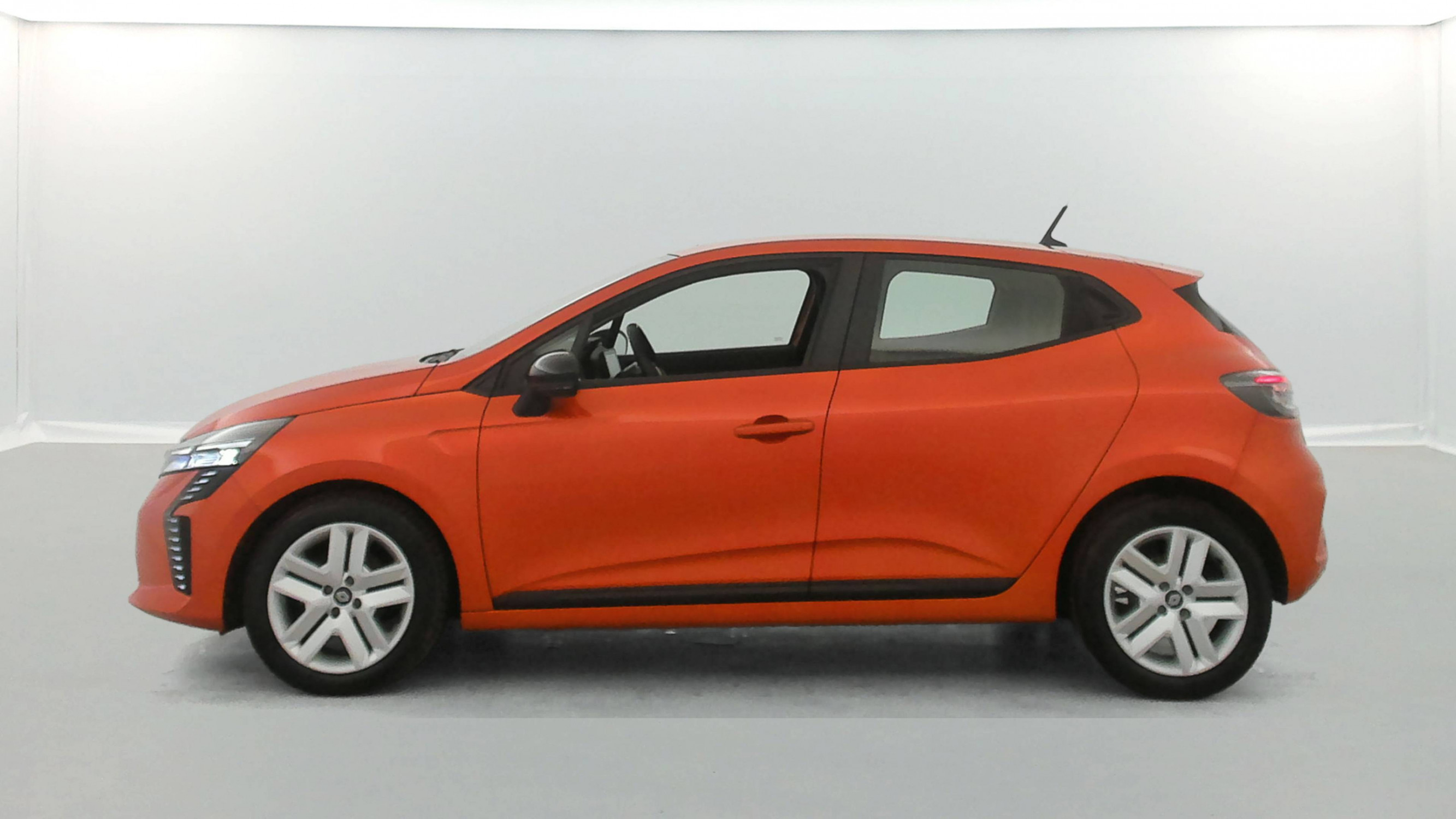 Vente en ligne Renault Clio 5 Clio TCe 90 au prix de 15 490 €