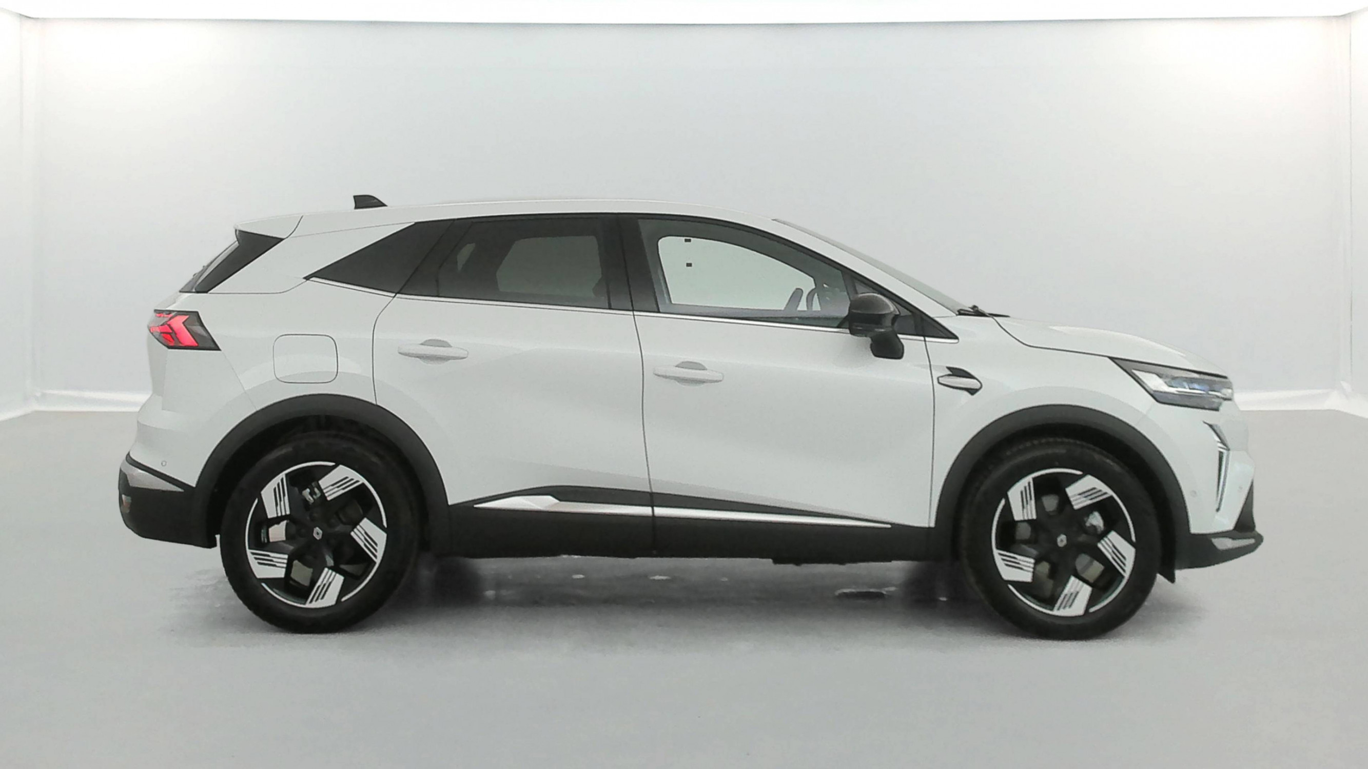 Vente en ligne Renault Symbioz  E-Tech full hybrid 145 au prix de 27 990 €