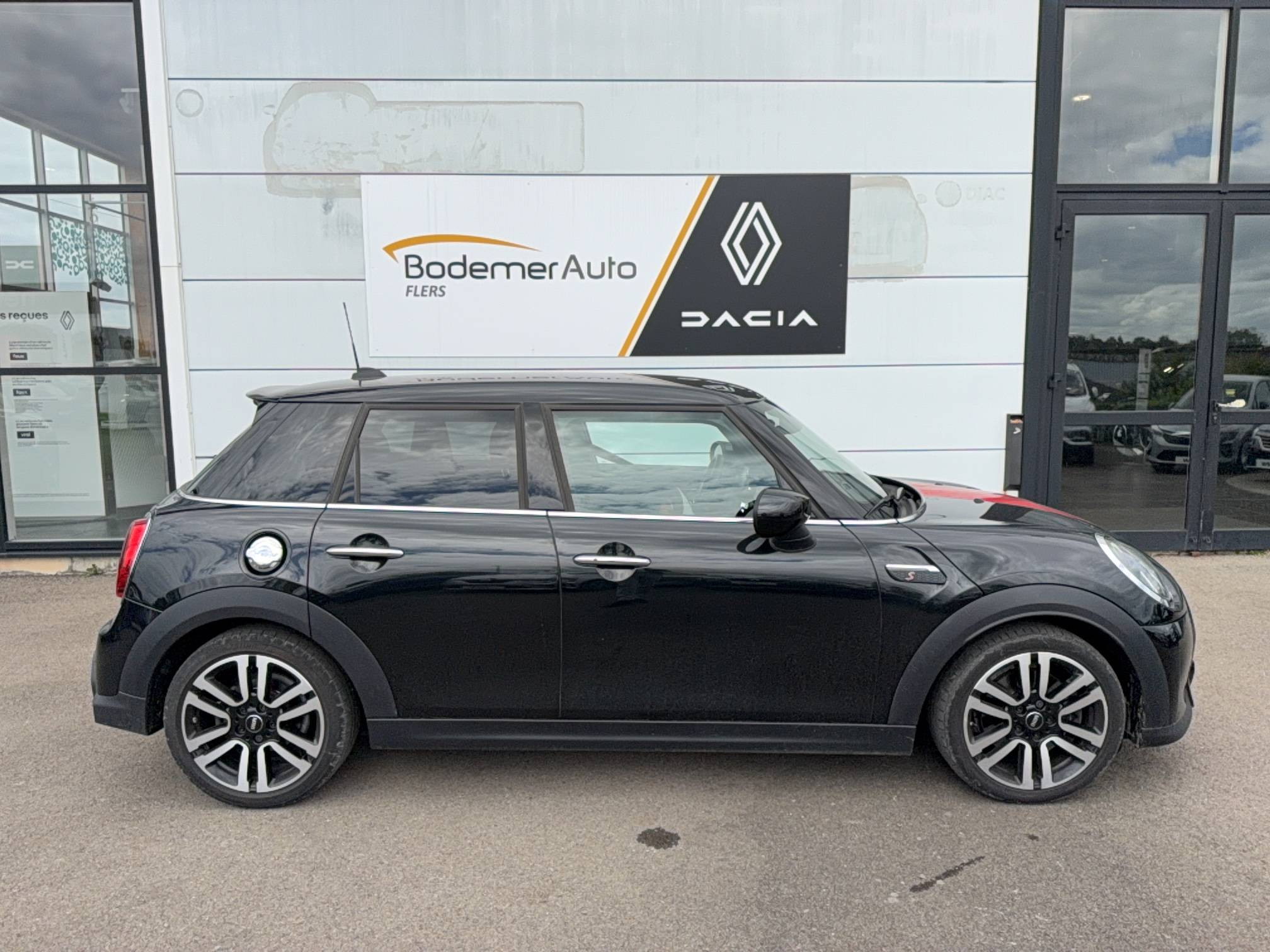 Vente en ligne Mini Hatch Hatch 5 Portes Cooper S 178 ch DKG7 au prix de 22 990 €