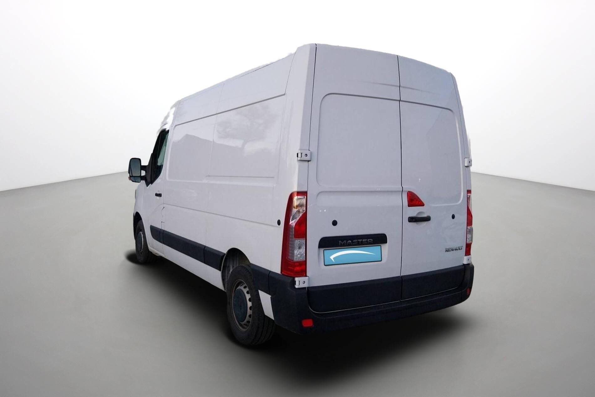 Vente en ligne Renault Master Fourgon MASTER FGN TRAC F3500 L2H2 BLUE DCI 135 au prix de 27 990 €