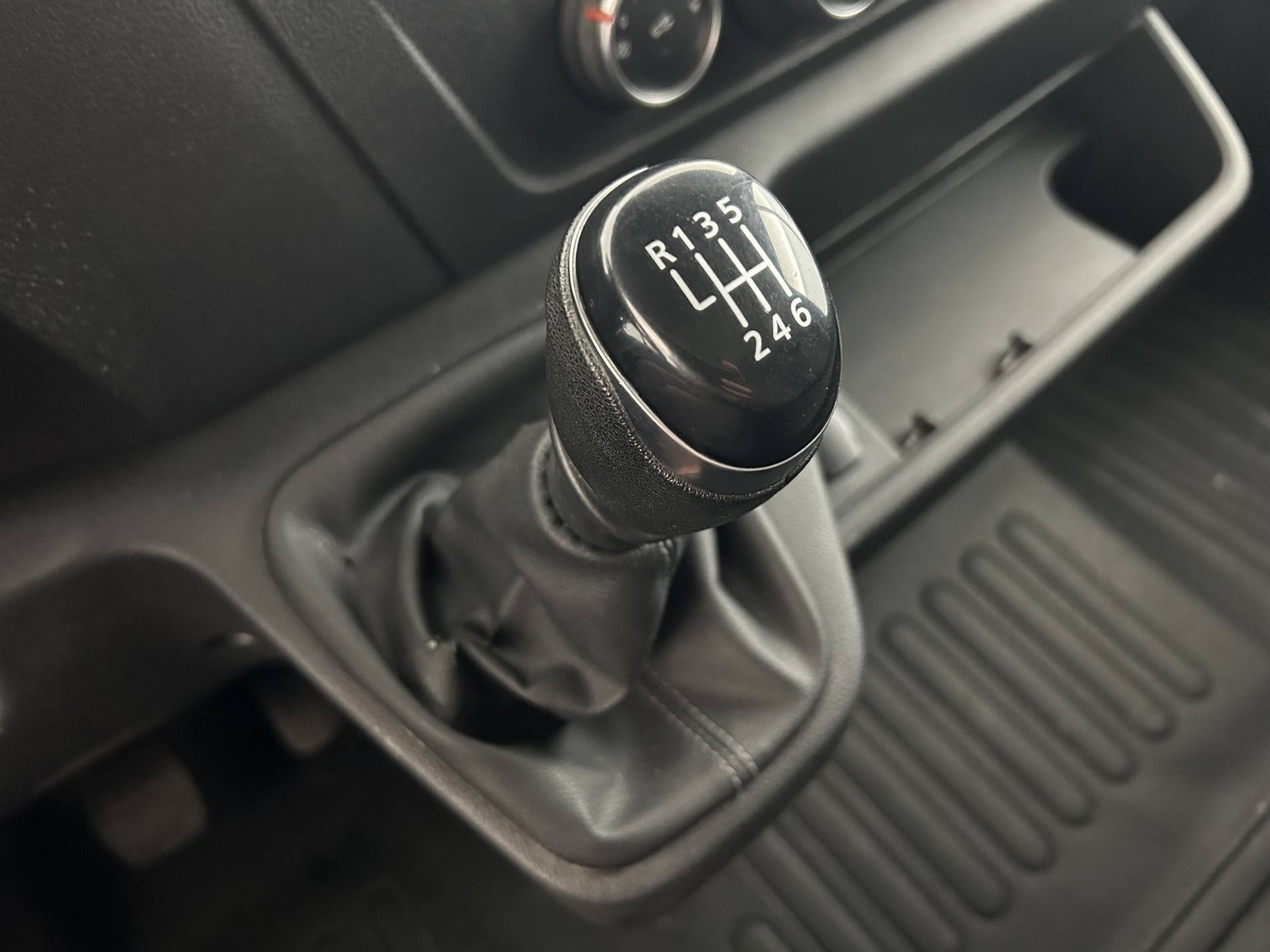 Vente en ligne Renault Master Fourgon MASTER FGN TRAC F3500 L2H2 DCI 135 au prix de 18 999 €