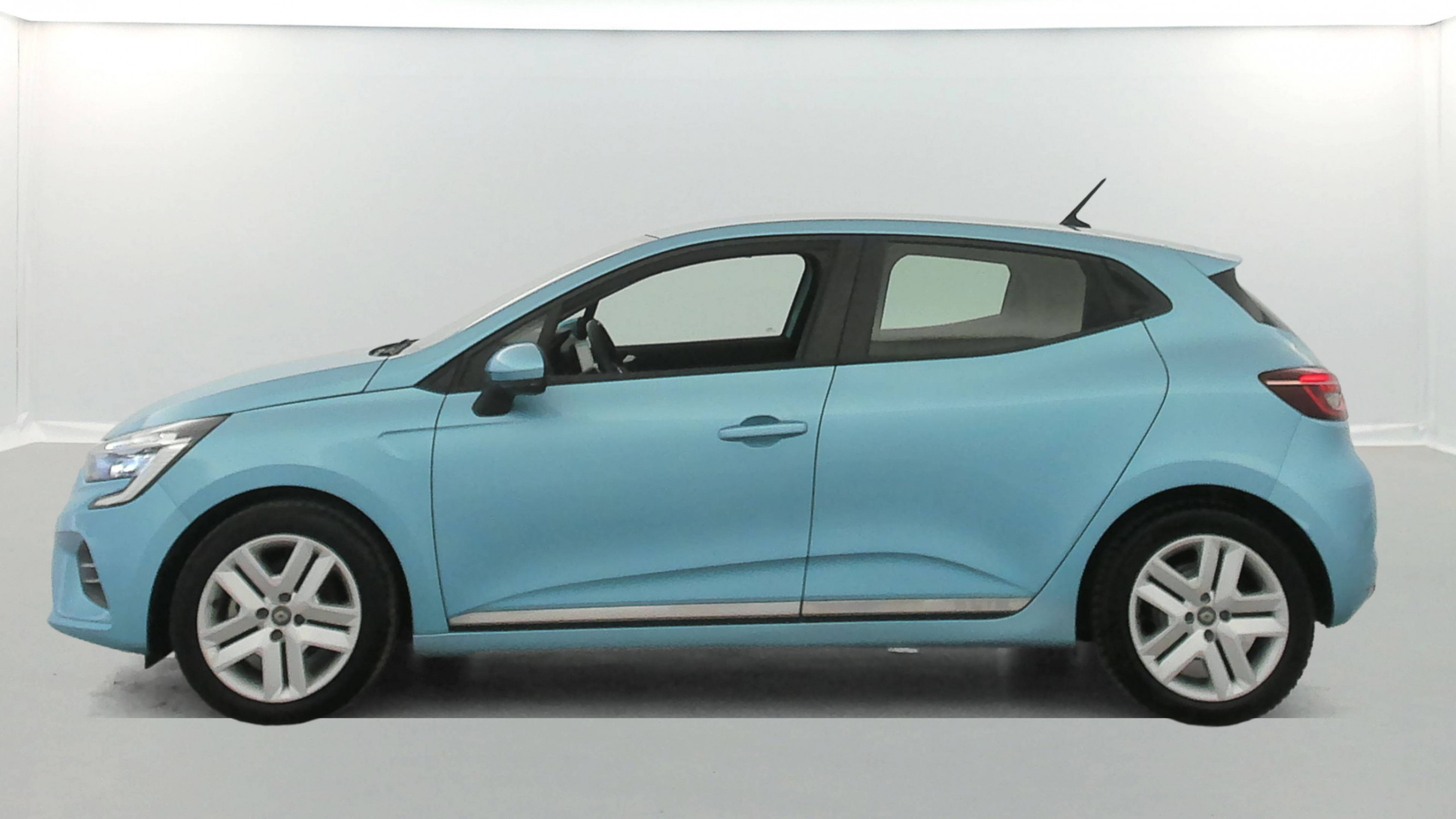 Vente en ligne Renault Clio 5 Clio E-Tech 140 - 21N au prix de 15 390 €