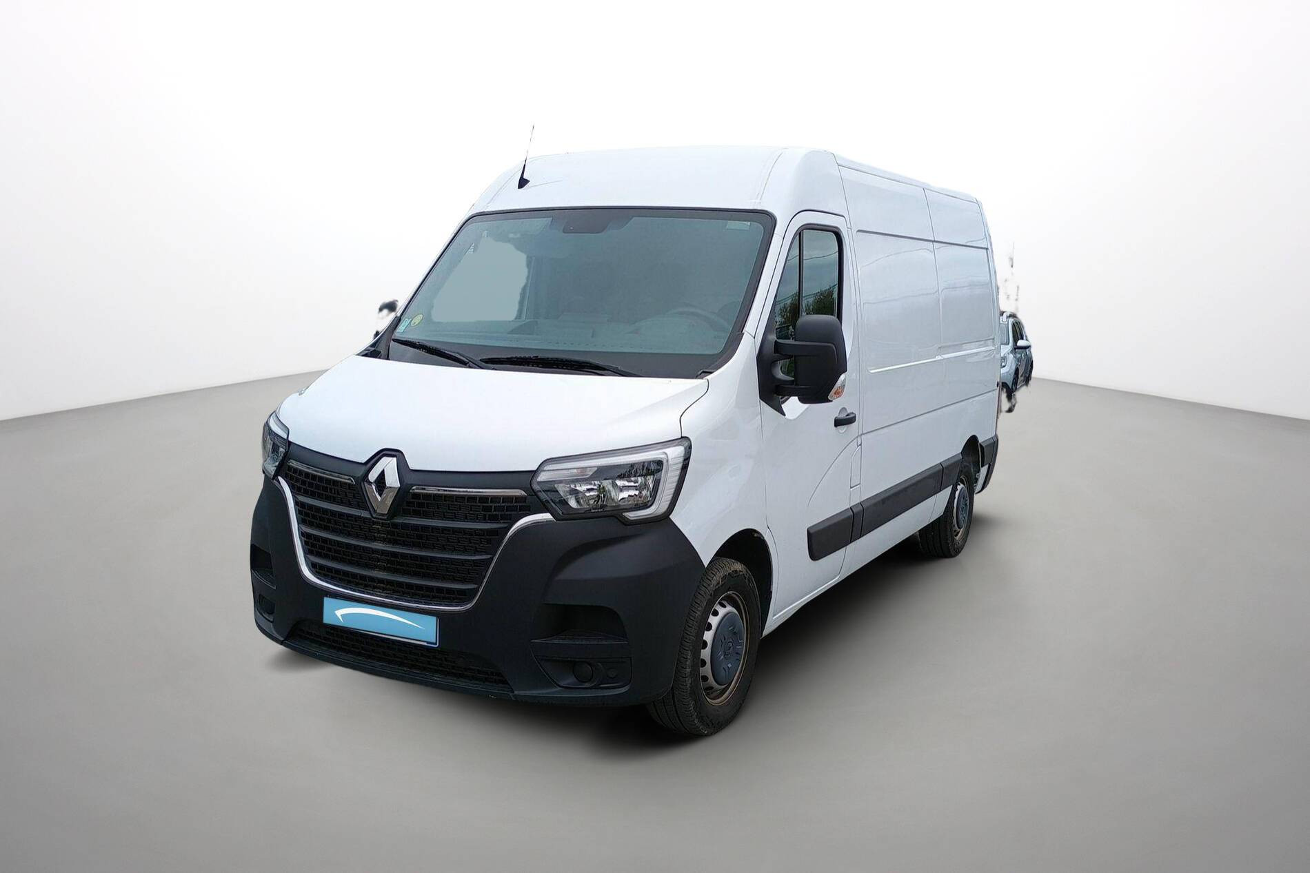 Vente en ligne Renault Master Fourgon MASTER FGN TRAC F3500 L2H2 BLUE DCI 135 au prix de 25 490 €